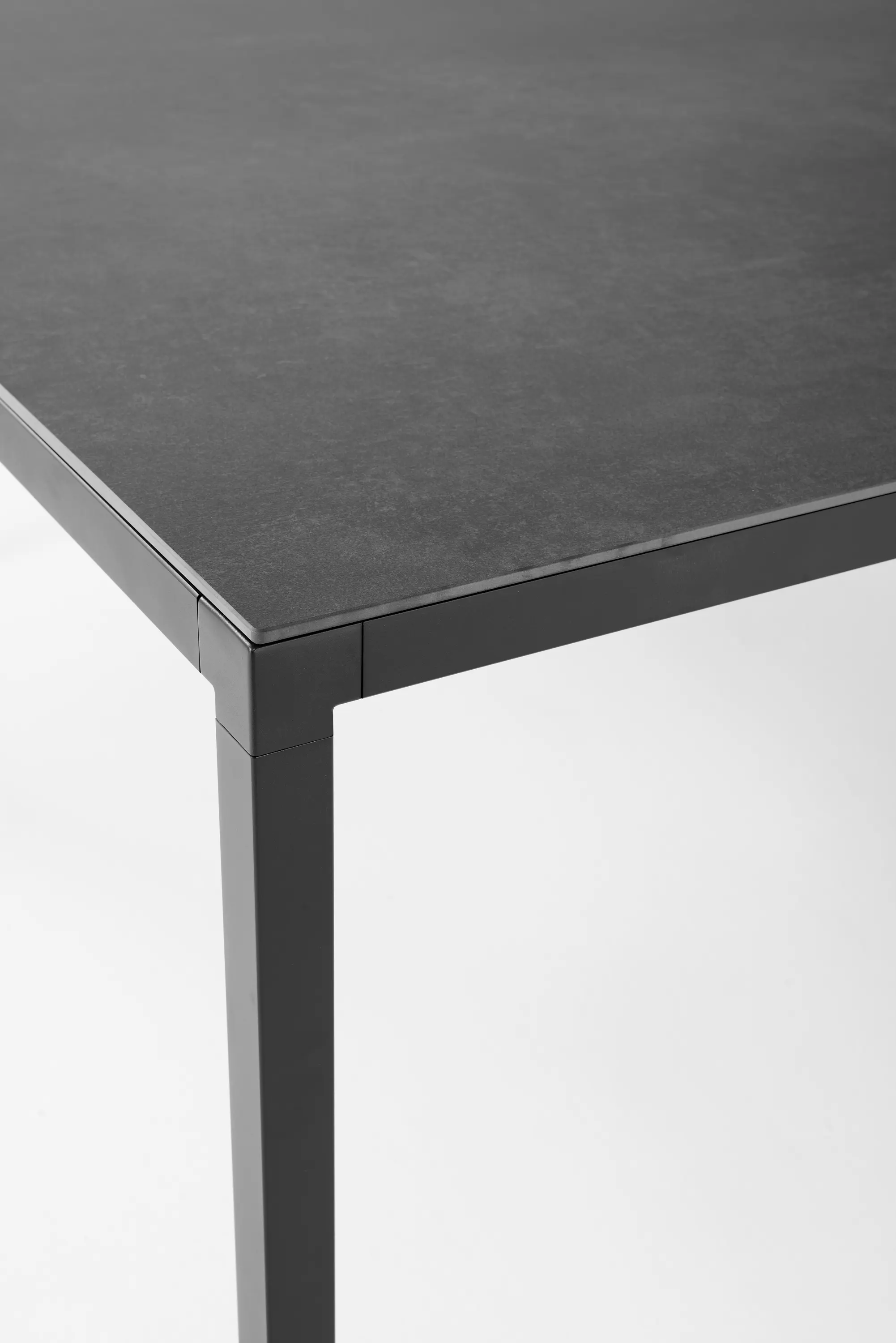 Desalto - Helsinki | 35 table