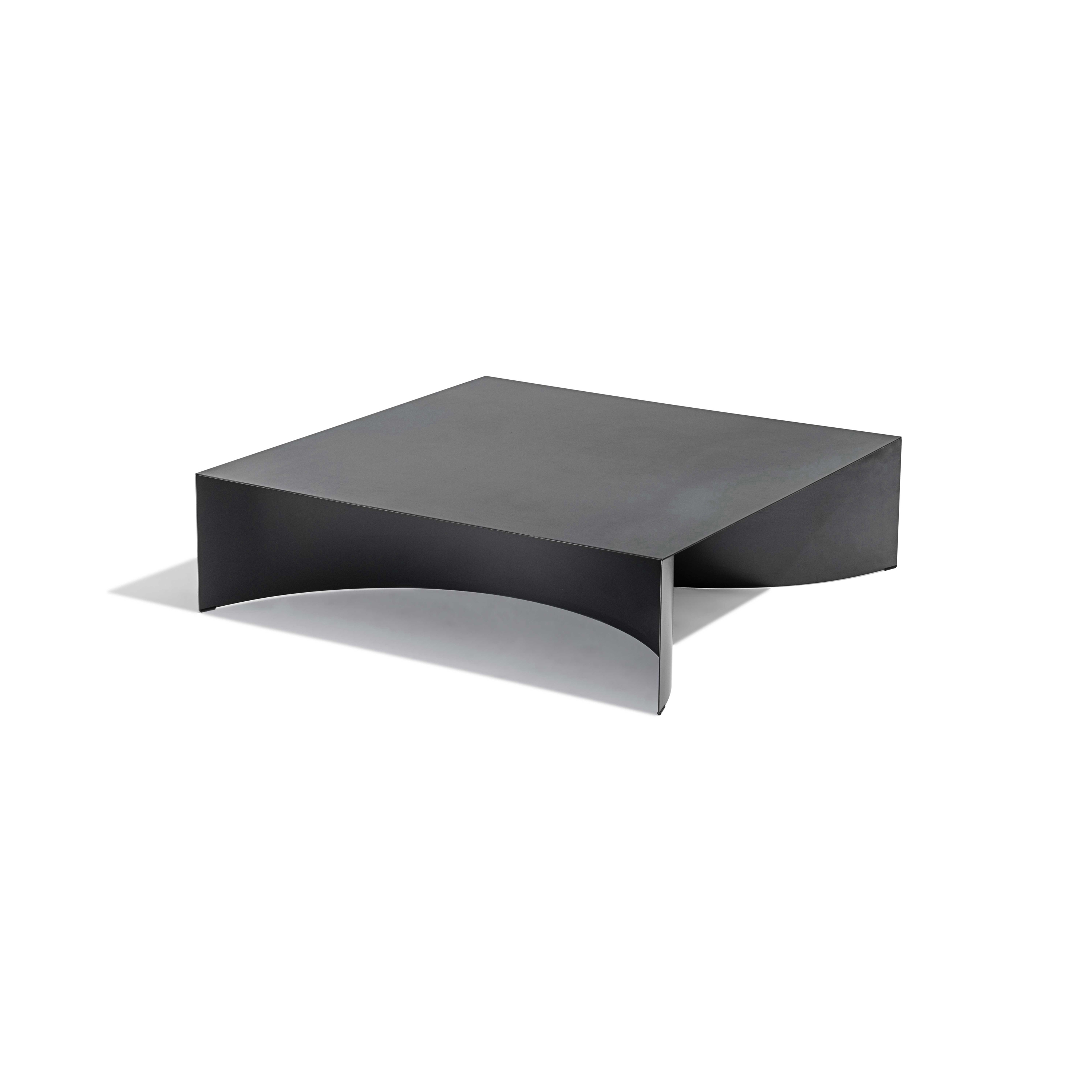 Display product Void | small table from manufacturer Desalto