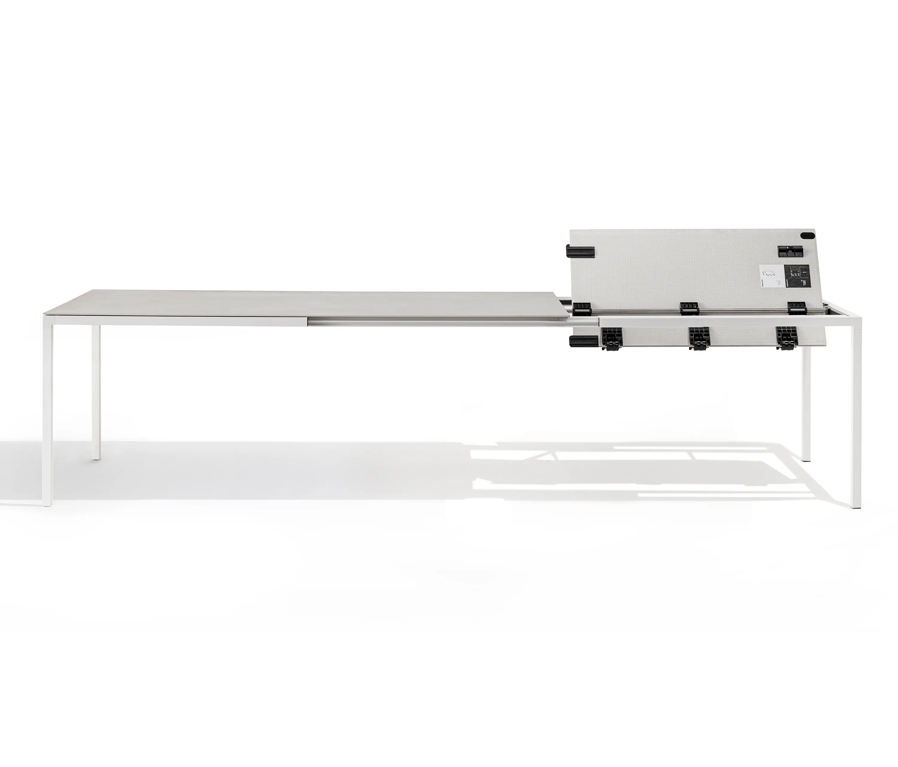 Desalto - Helsinki | table