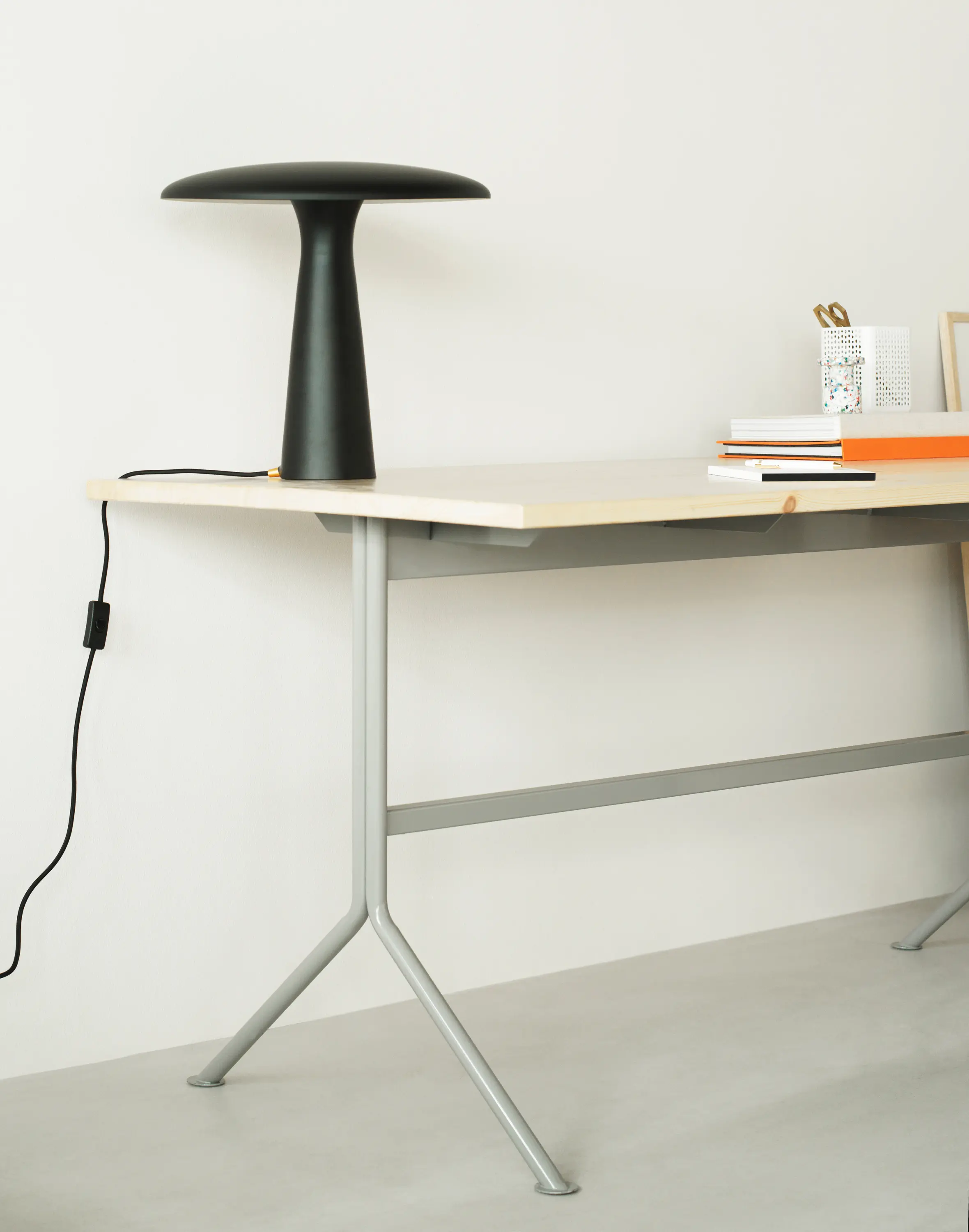Normann Copenhagen - Kip Desk Black Steel Oak