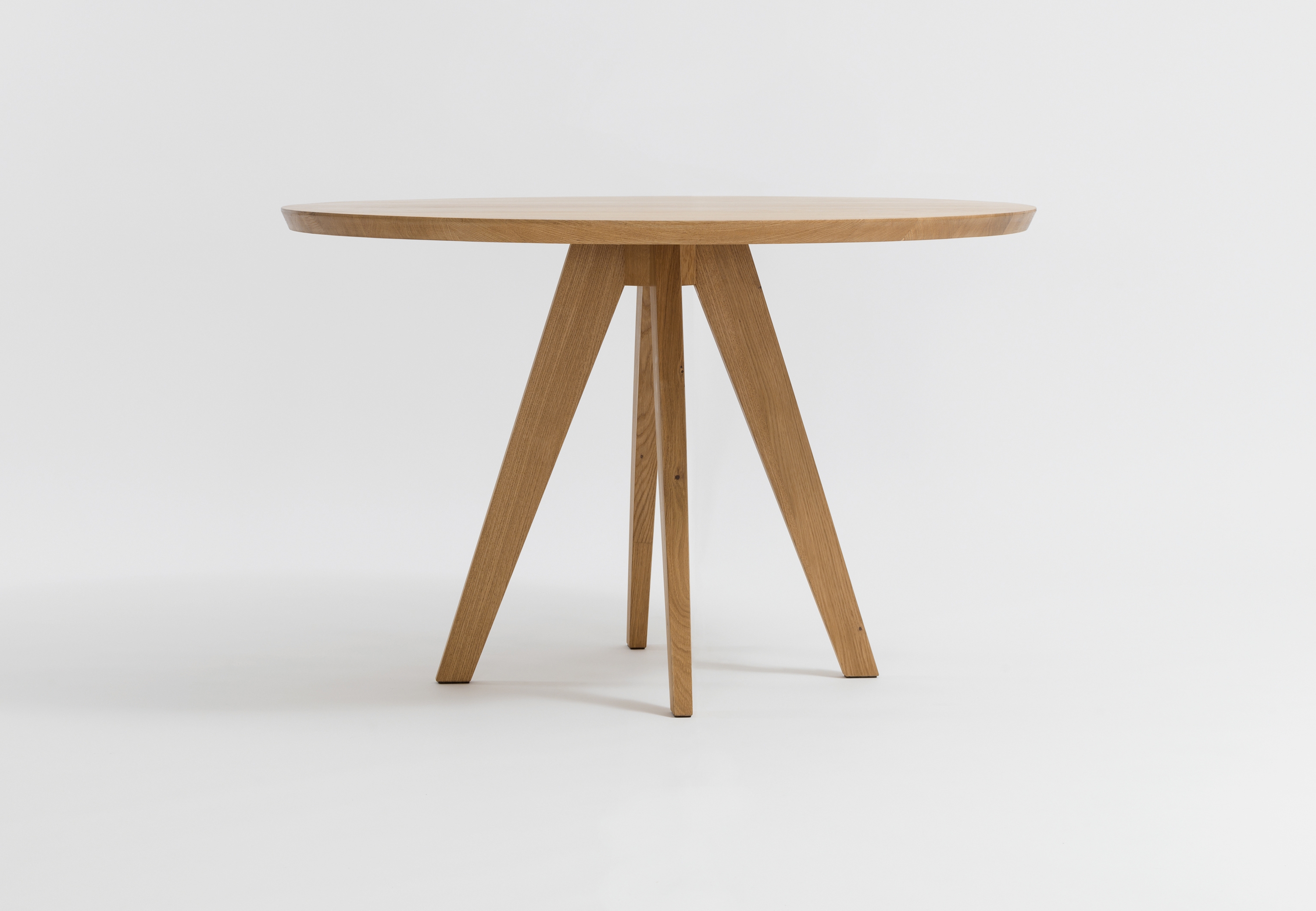 Display product Cena Round from manufacturer Zeitraum
