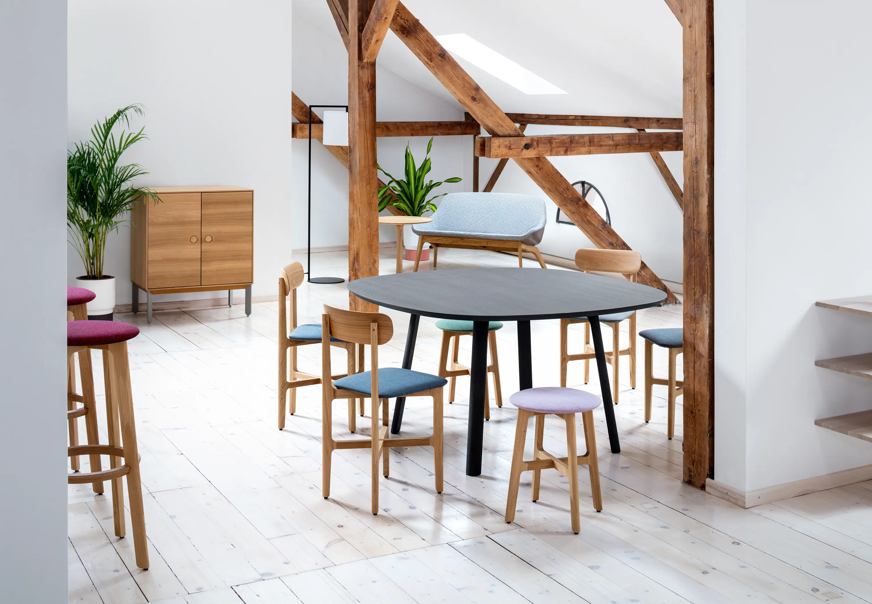 Zeitraum - 1.3 Chair Close Upholstery