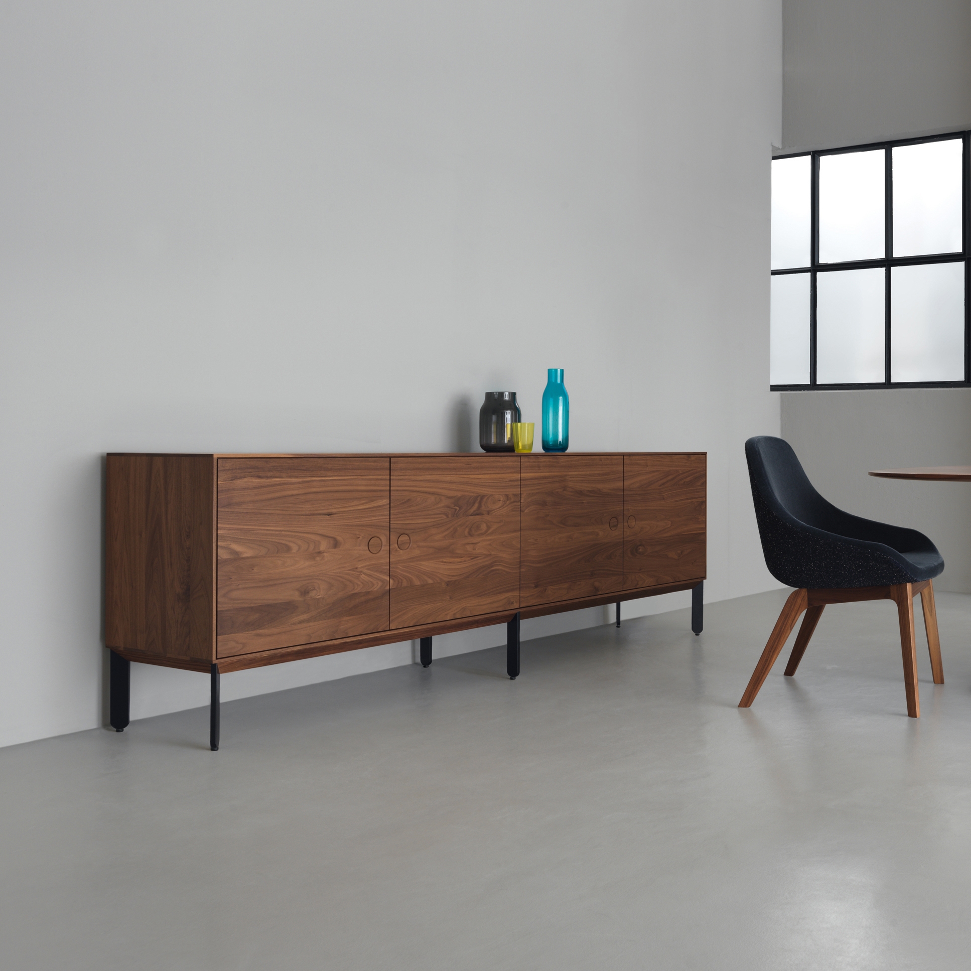 Display product Kin Long from manufacturer Zeitraum
