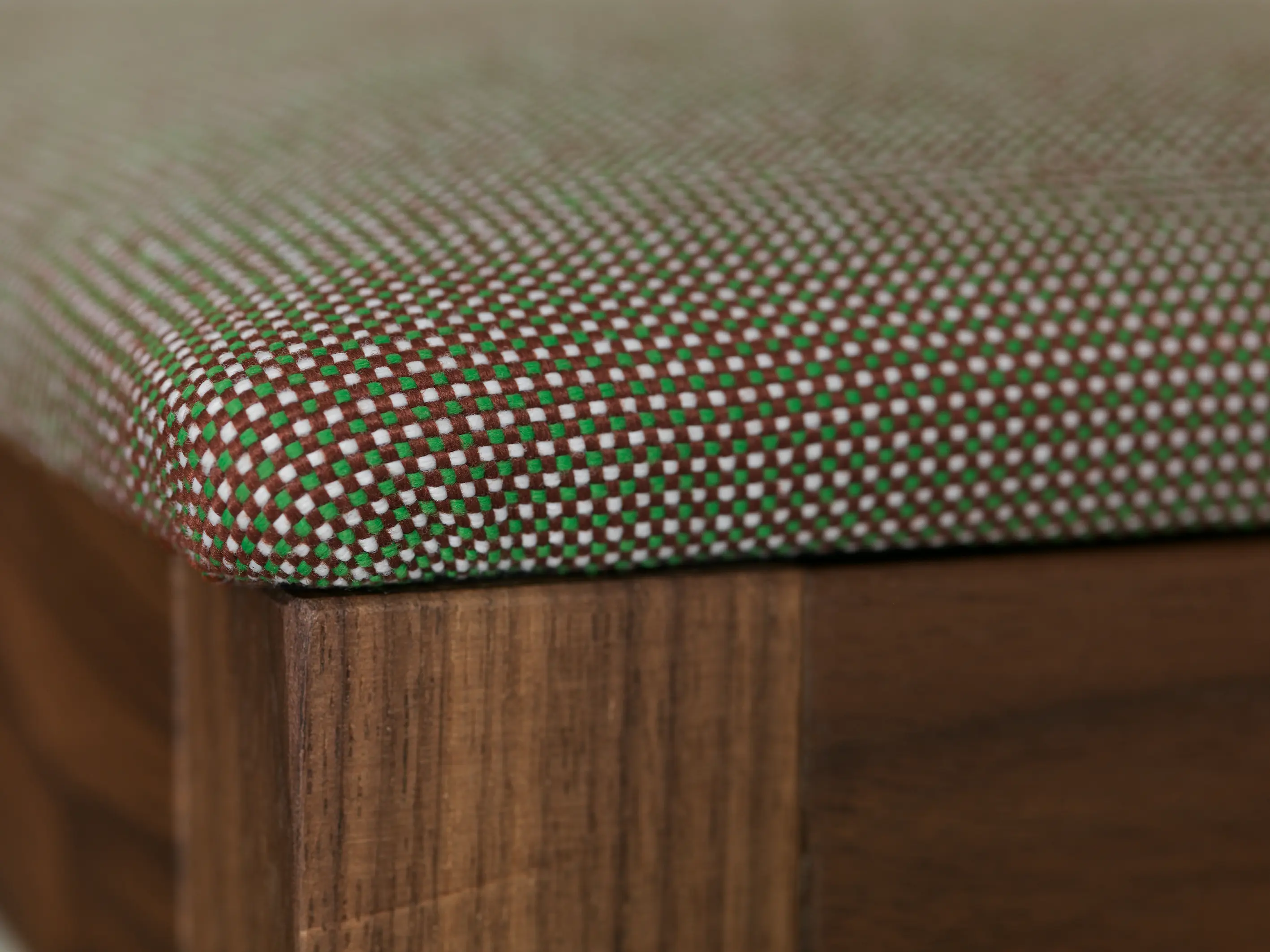 Zeitraum - Sit Bar Close Upholstery