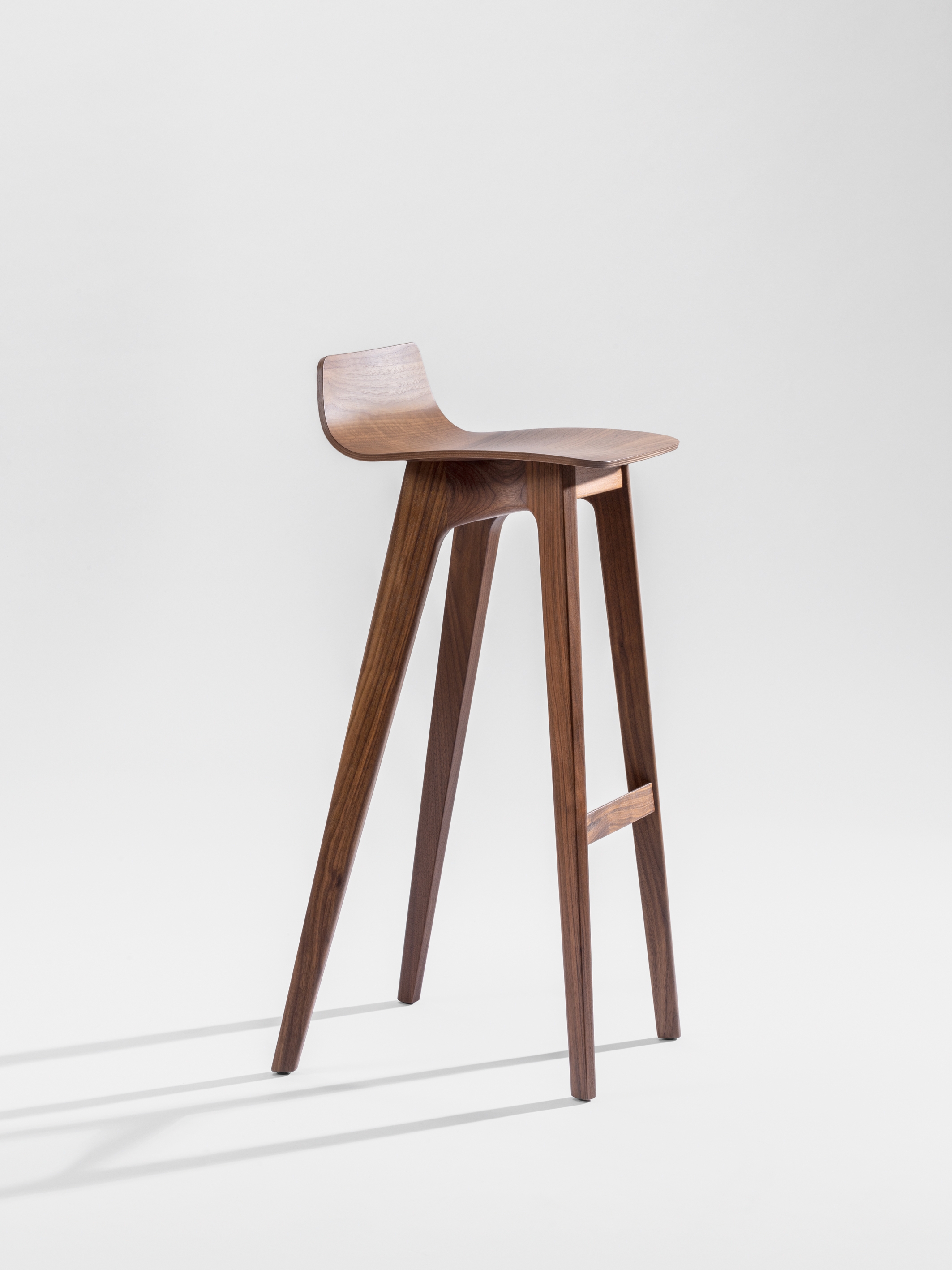 Mostra il prodotto Morph Bar Wooden Seat del produttore Zeitraum