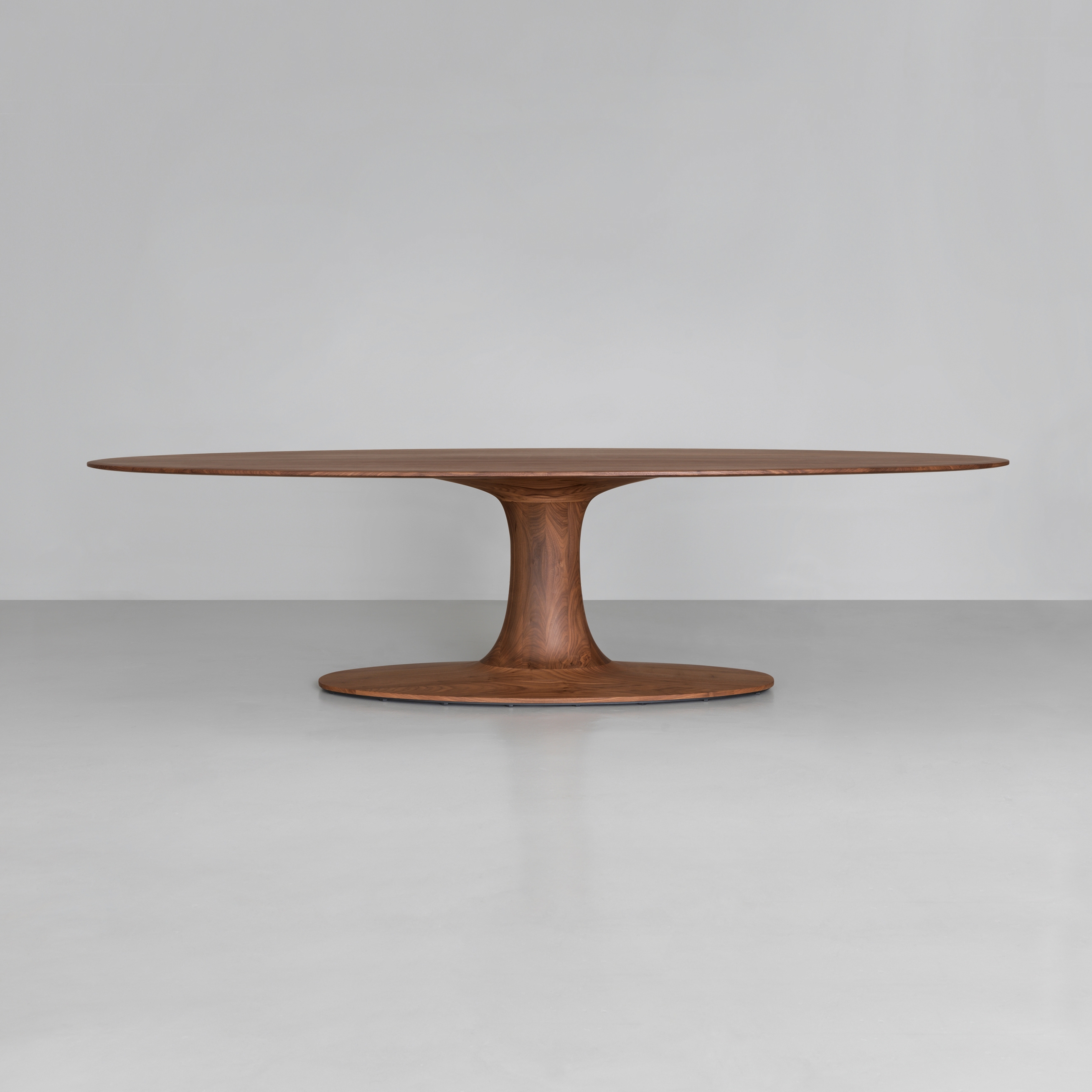 Display product Turntable Oval from manufacturer Zeitraum