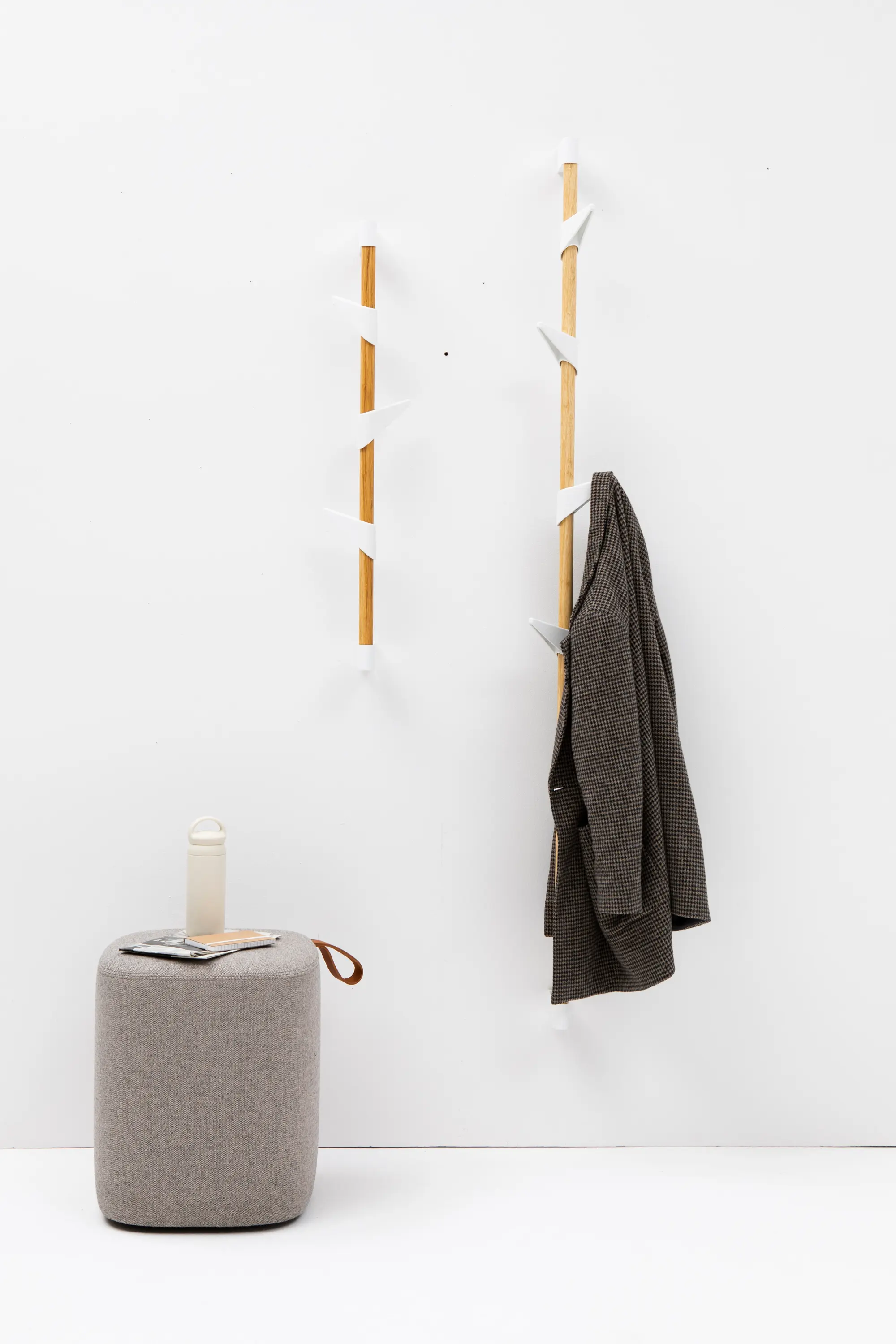 Cascando - Bamboo Steel III
 Coat Stand