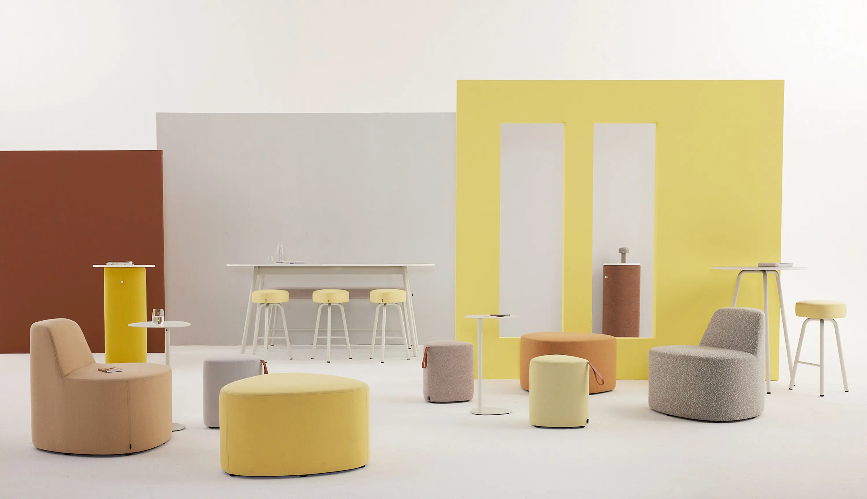 Cascando - Pully Barstool | Triangular