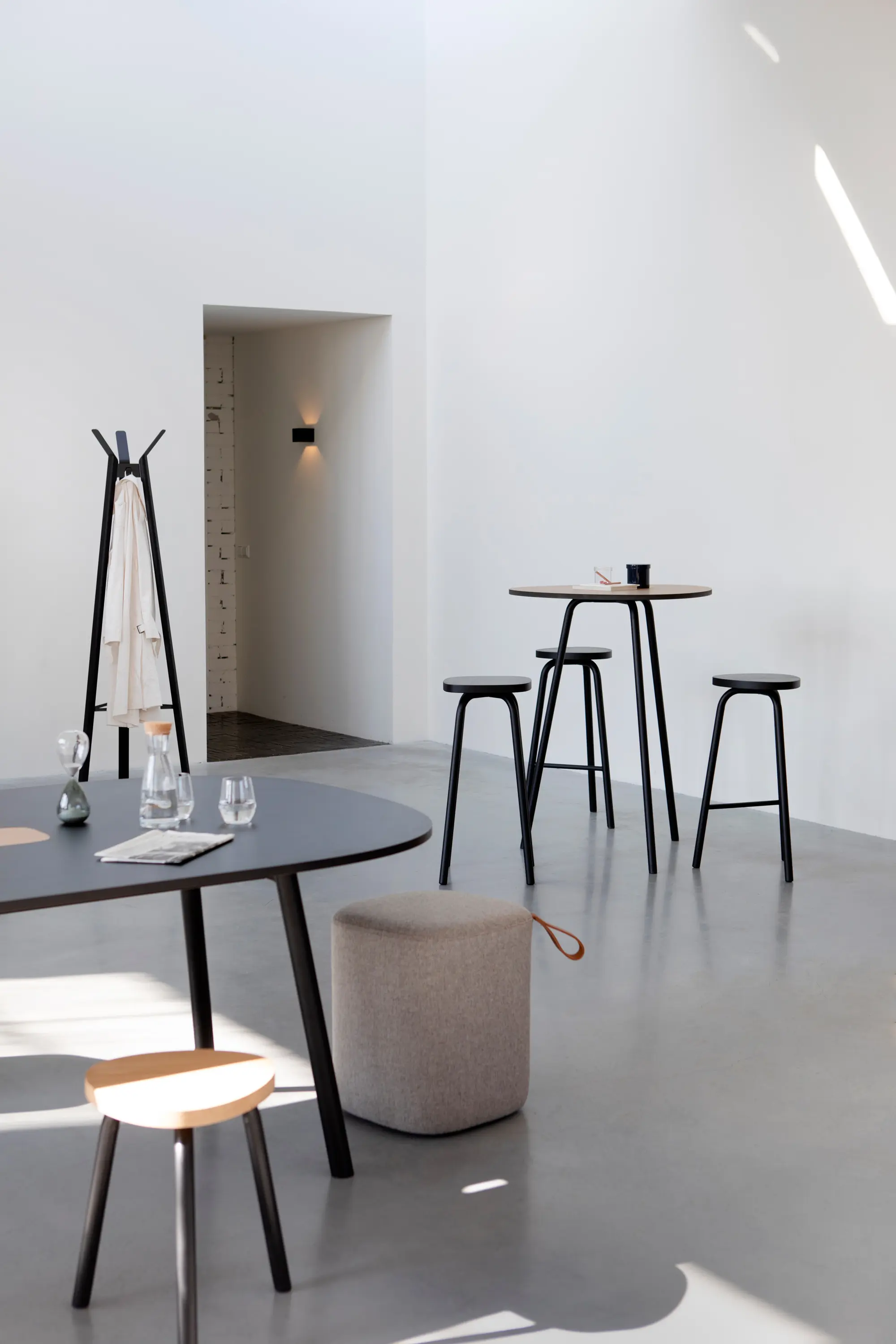 Cascando - Pully Barstool | Triangular