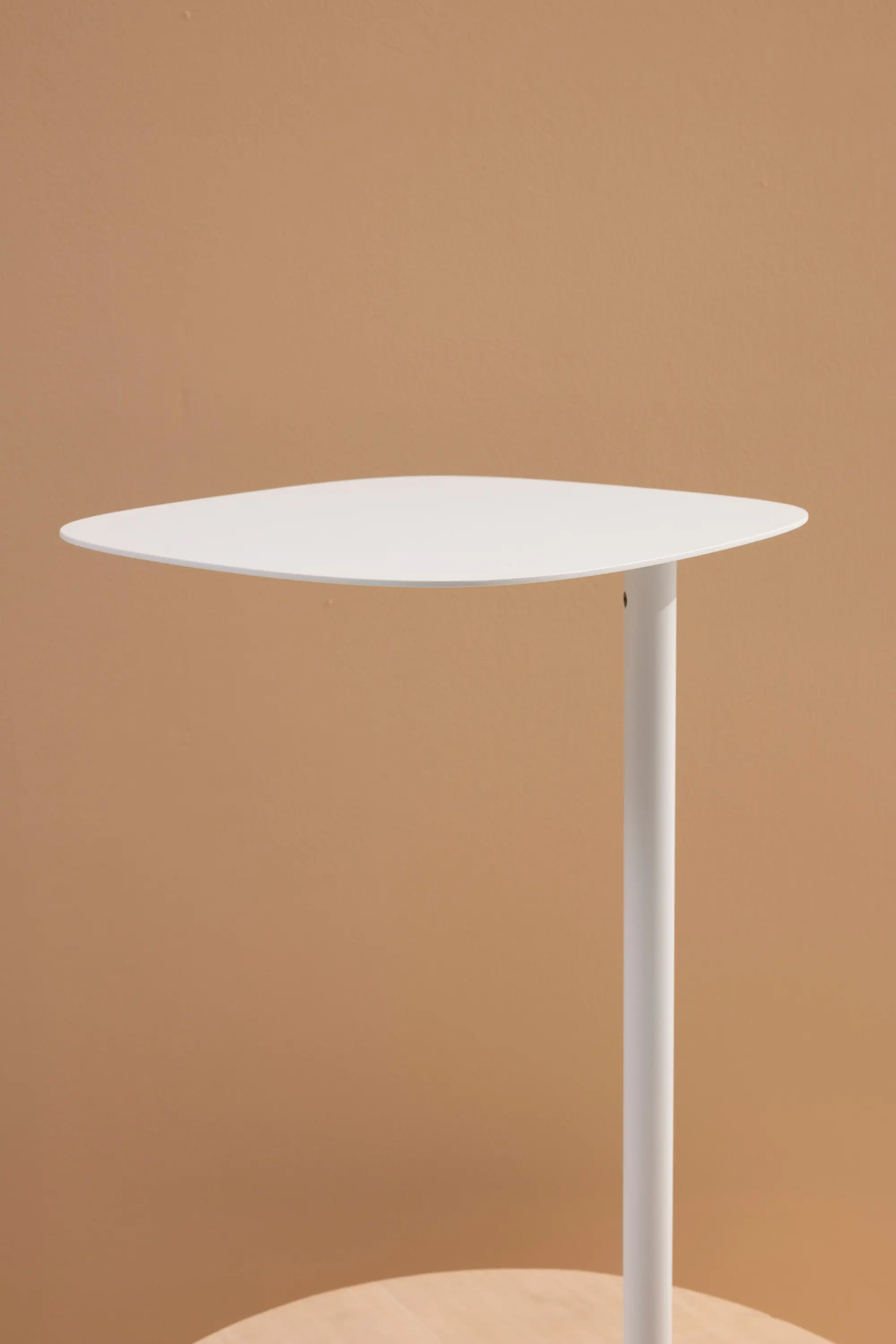 Cascando - Pully Side Laptop table| Triangular