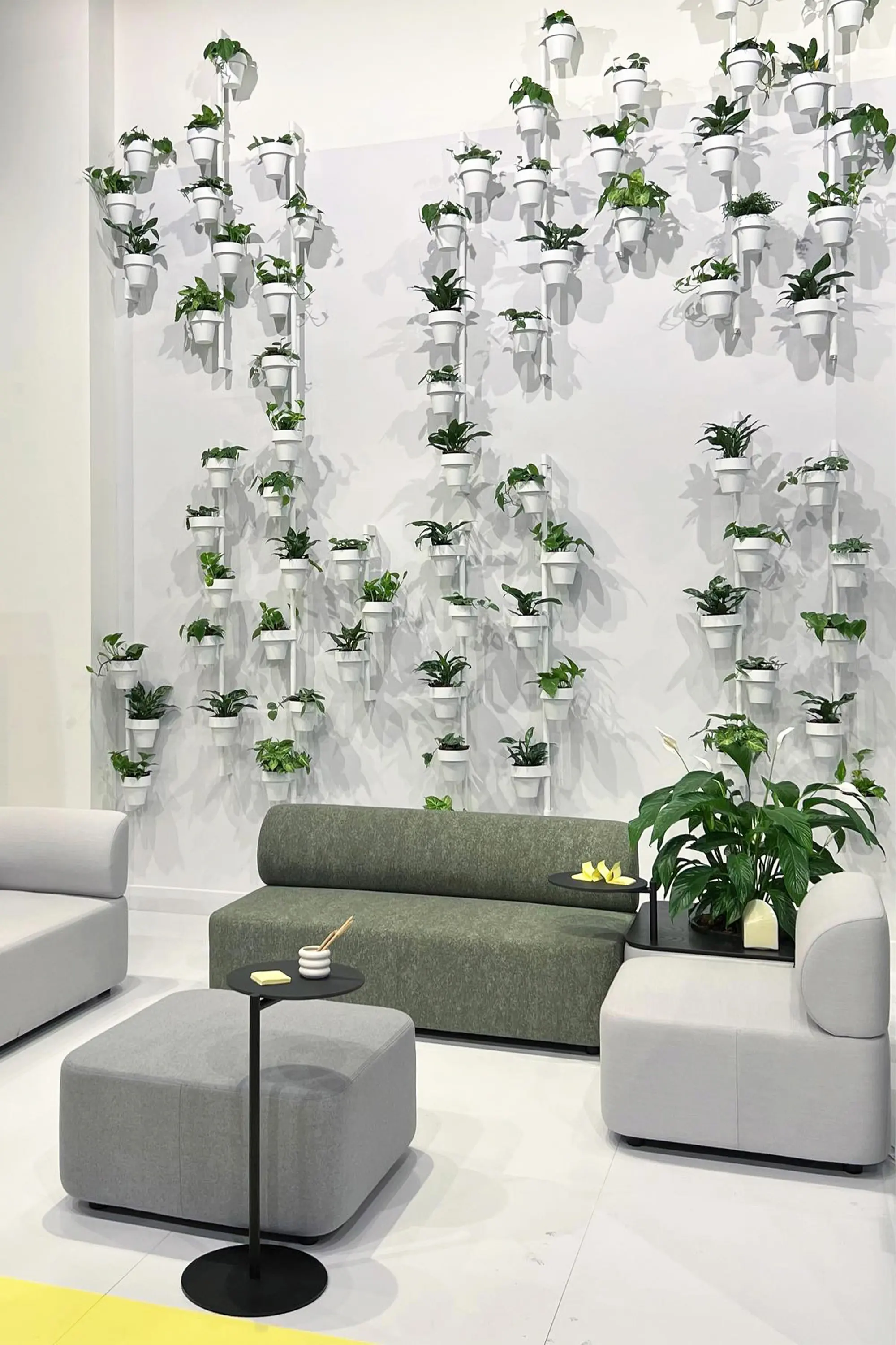 Cascando - Slide Wall 5