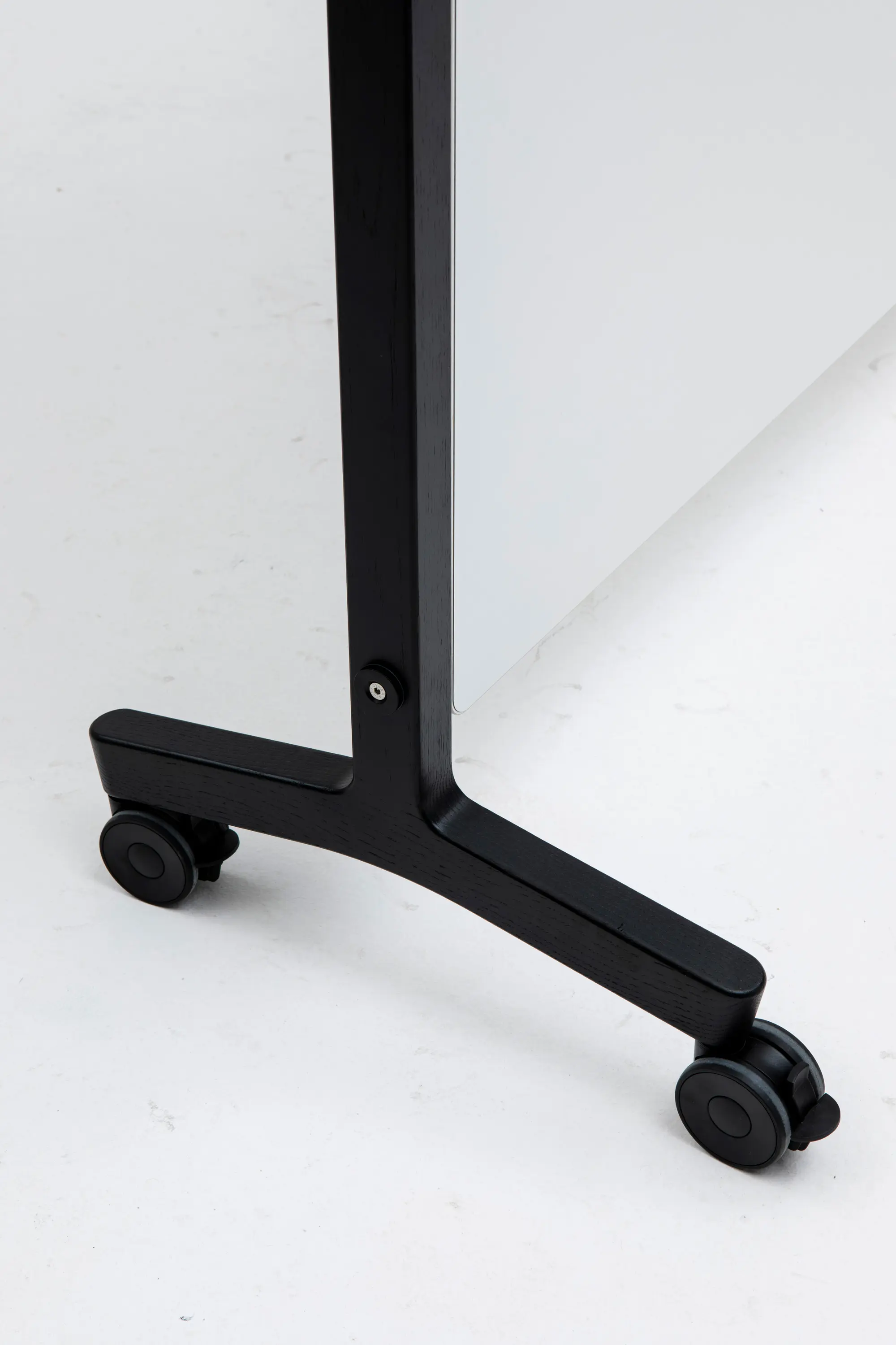 Cascando - Round20 Single coat rack