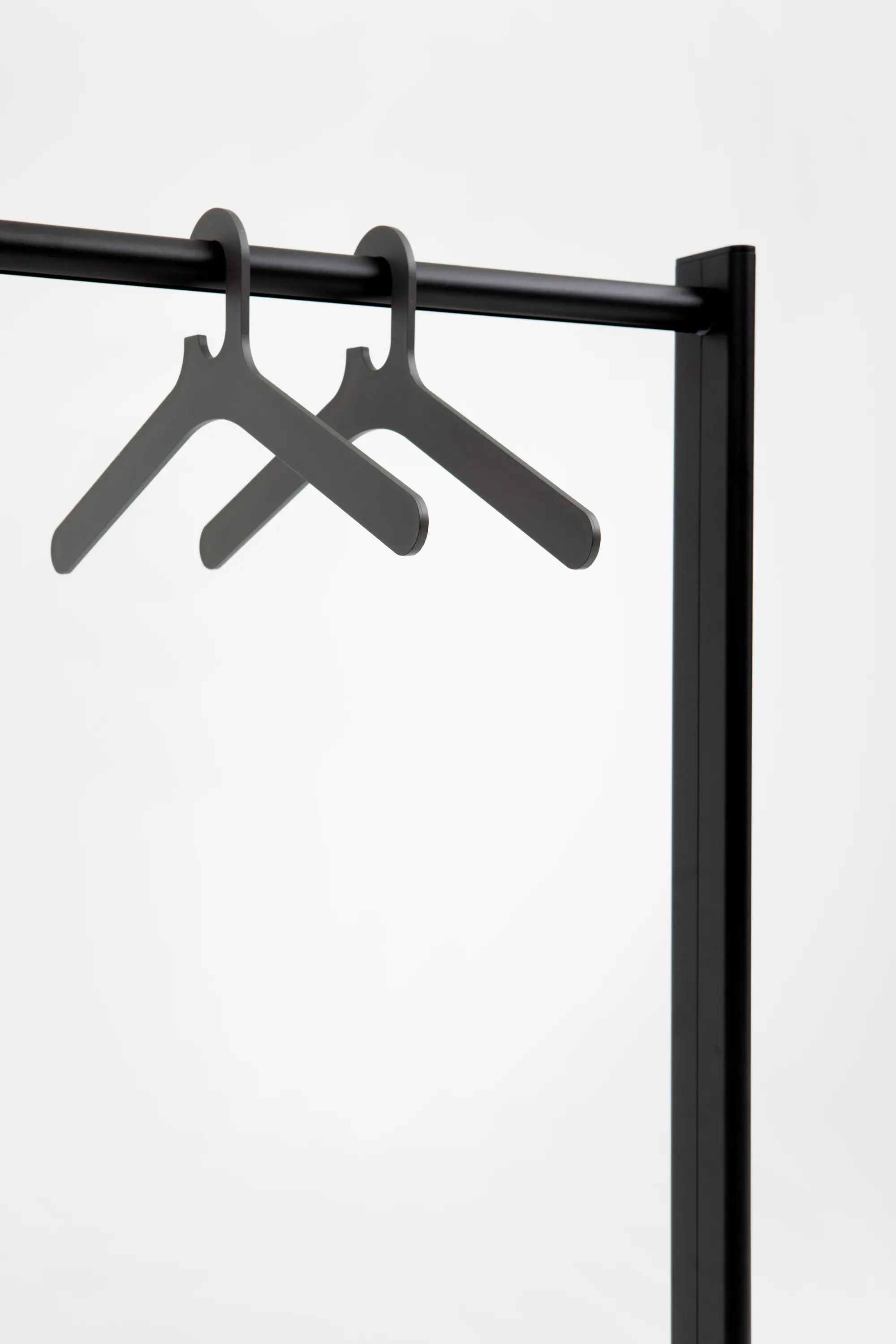 Cascando - Round20 Alu coat rack