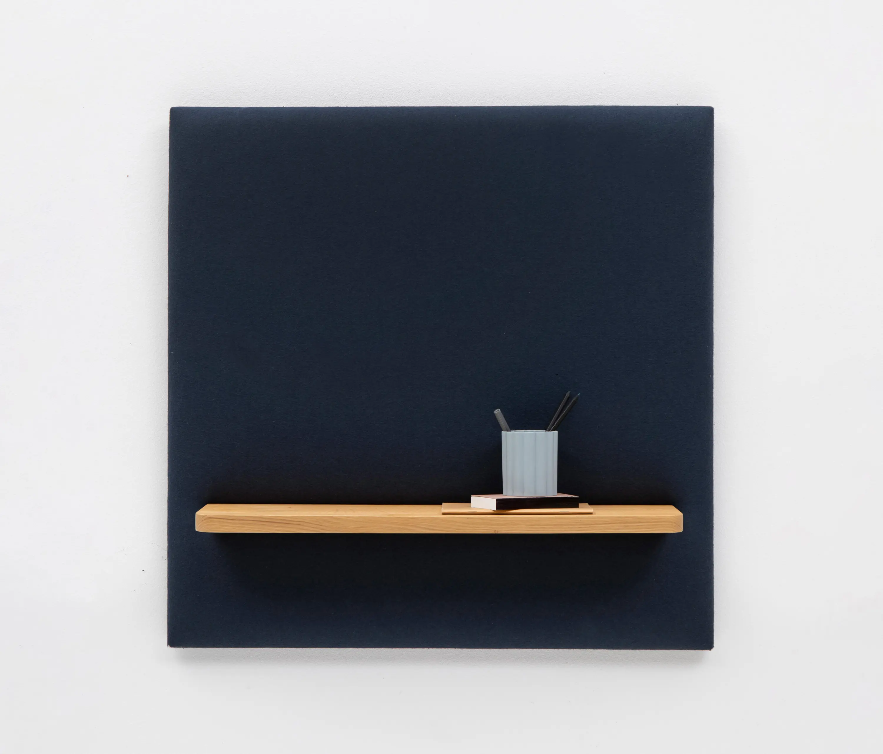 Cascando - Pillow Grid | Panel with shelf