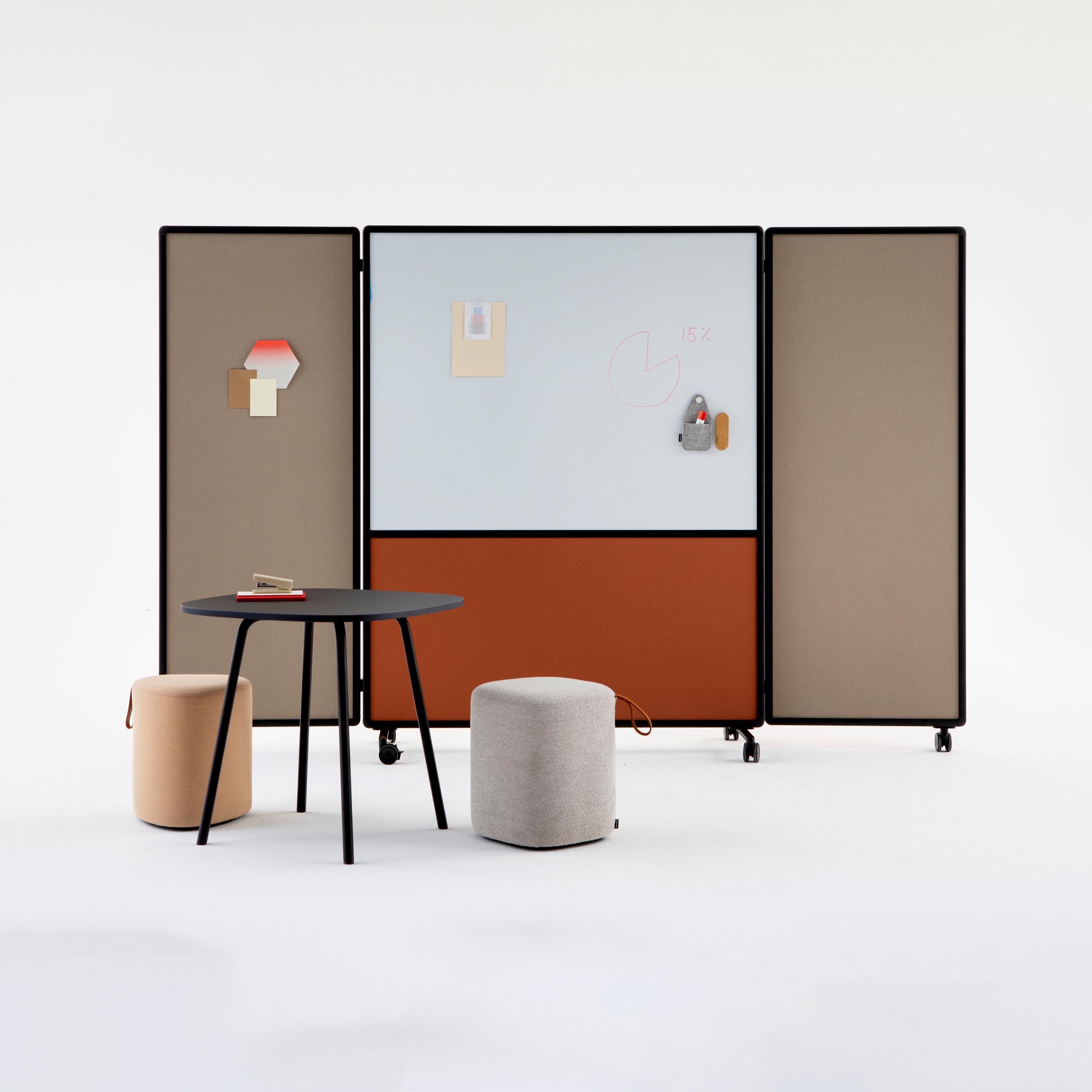 Mostra il prodotto Patio | Whiteboard  with fabric panel del produttore Cascando