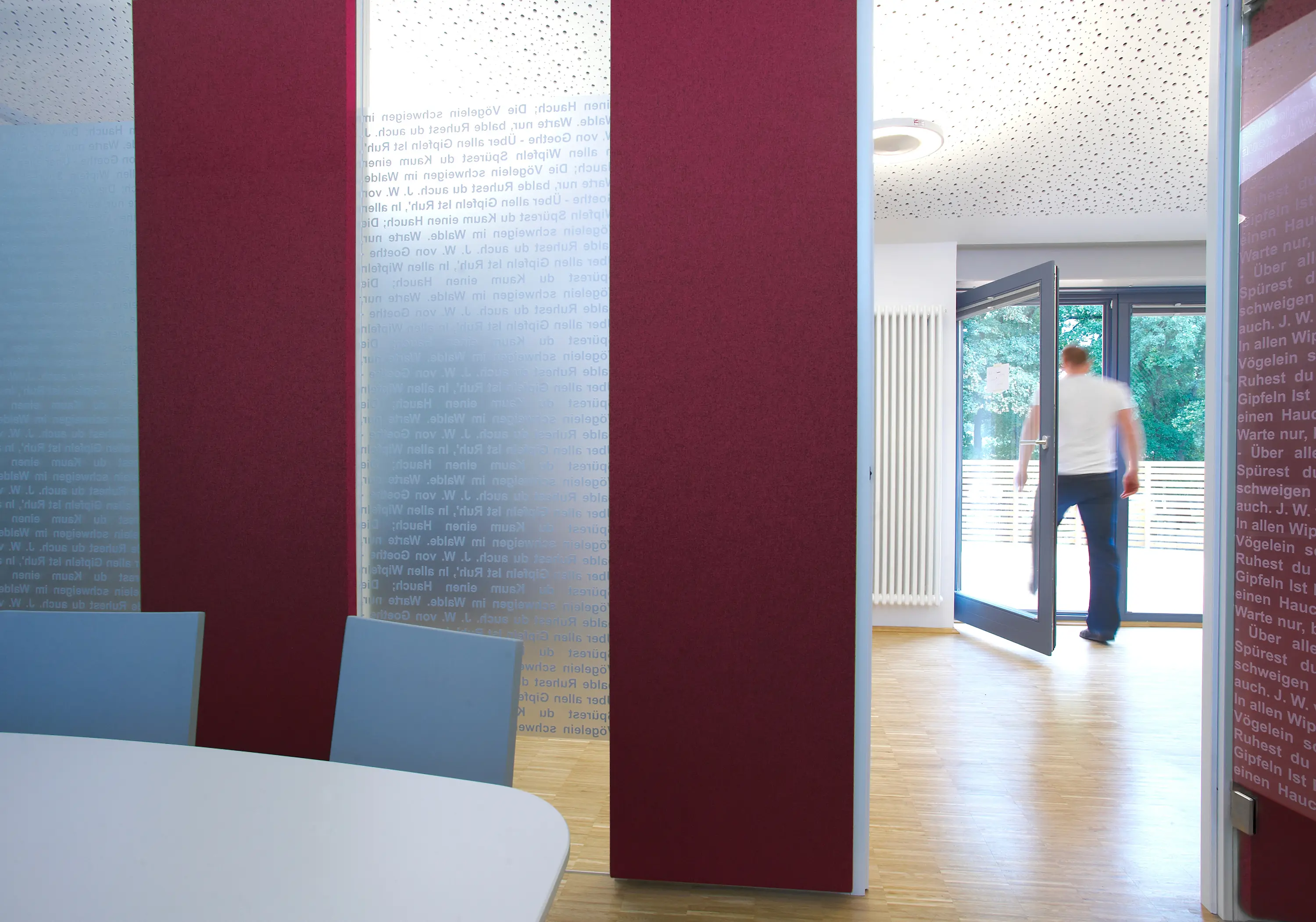 Création Baumann - acousticpearls - off - WALL COVER Glass wall
