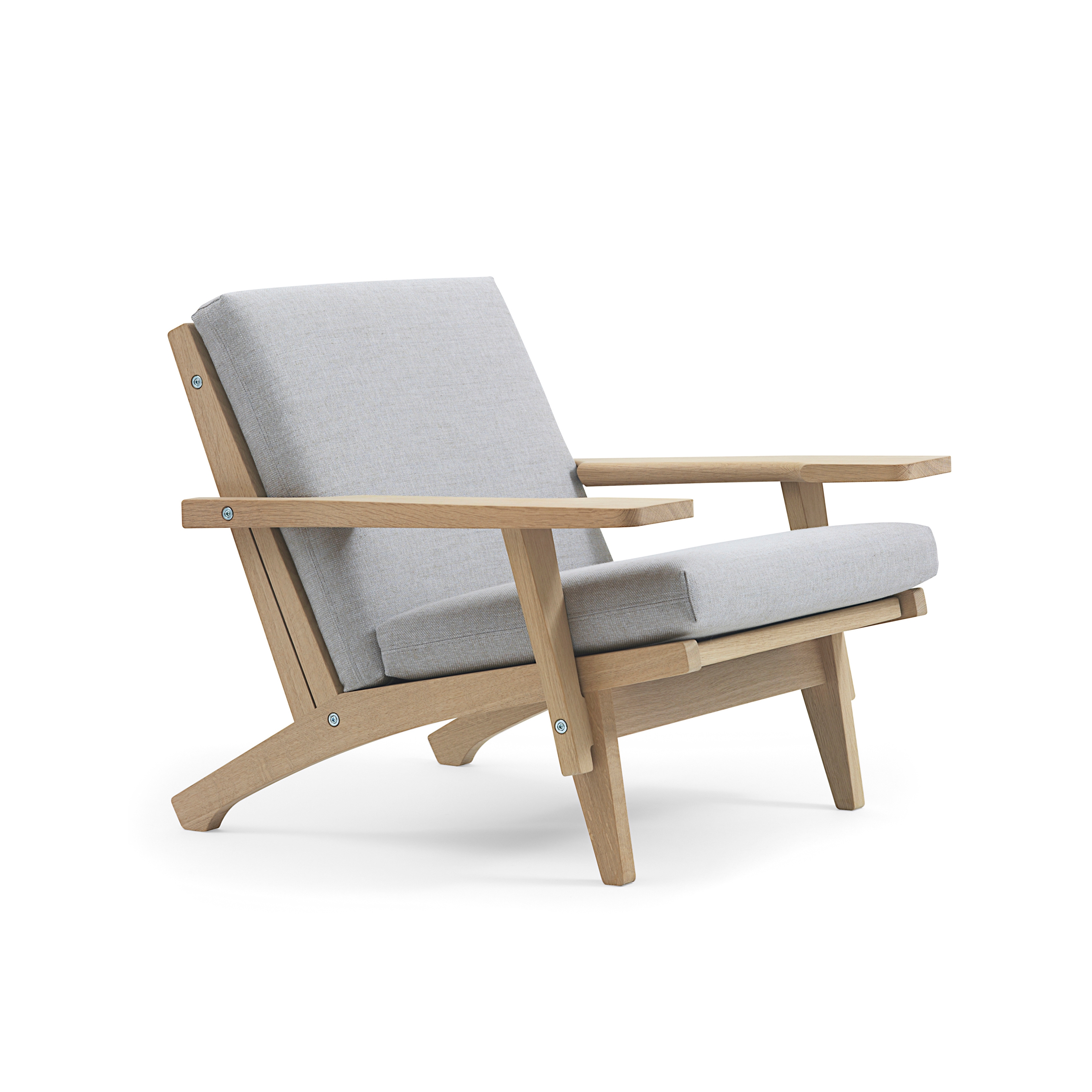 GE 370 Easy Chair