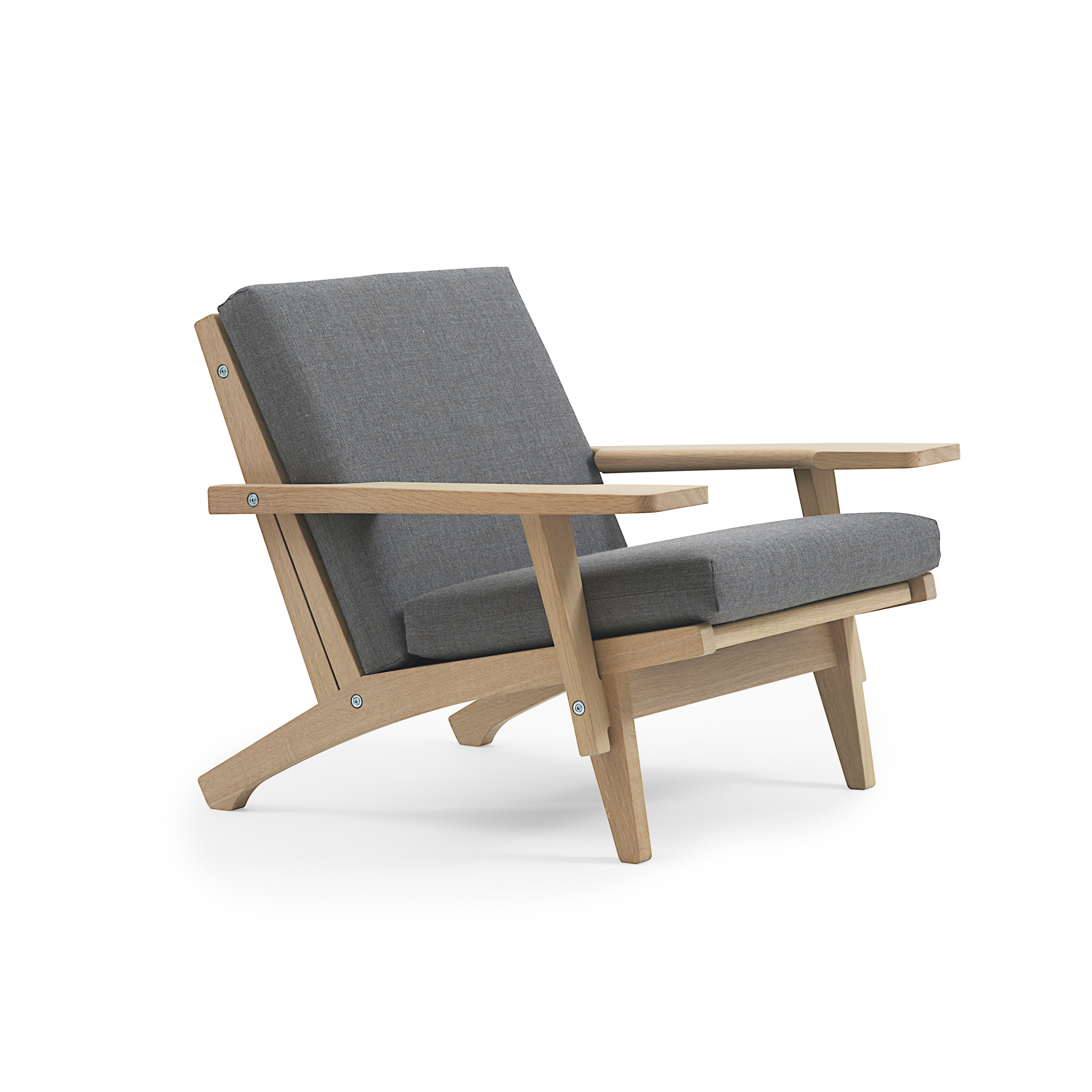 GE 370 Easy Chair