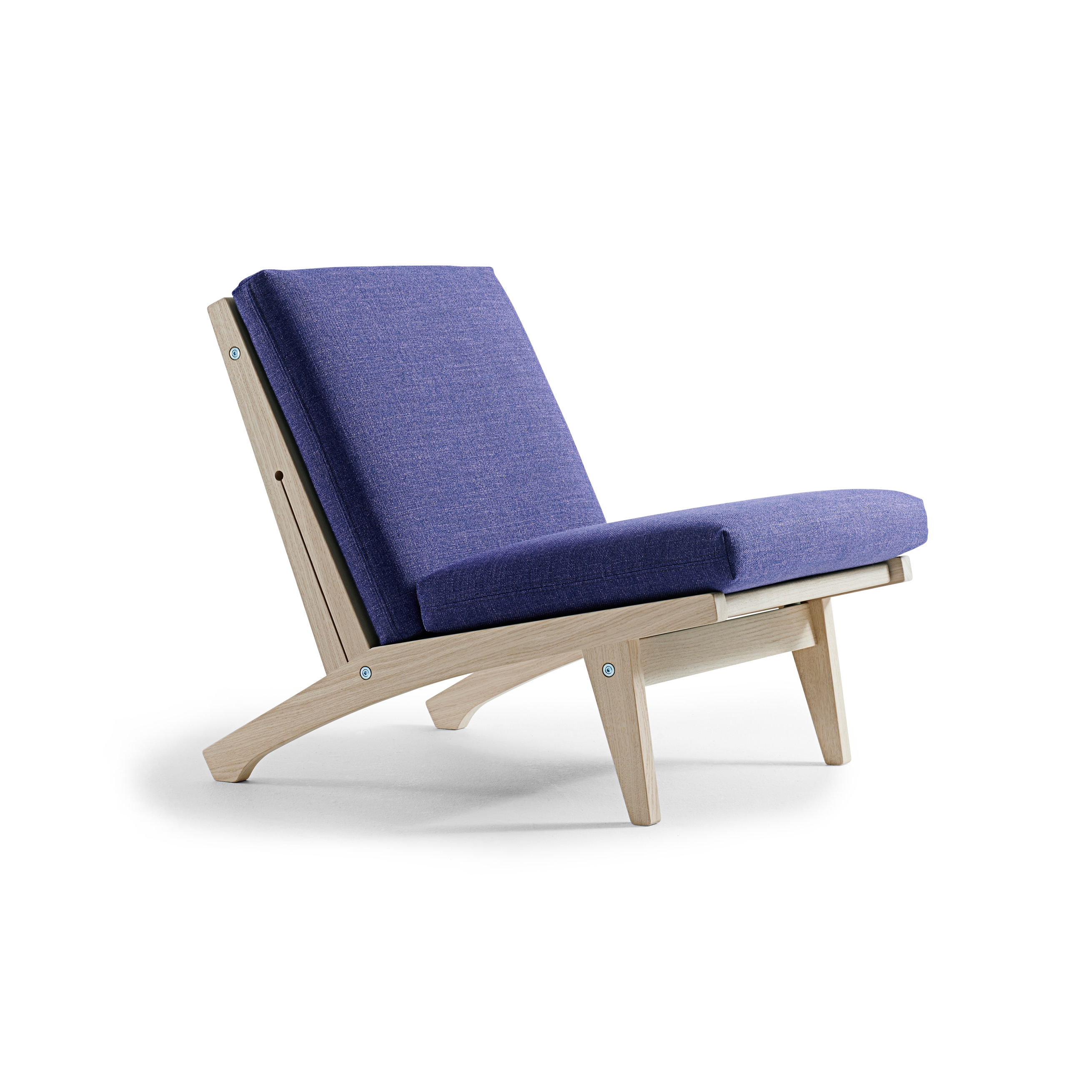 GE 370 Easy Chair