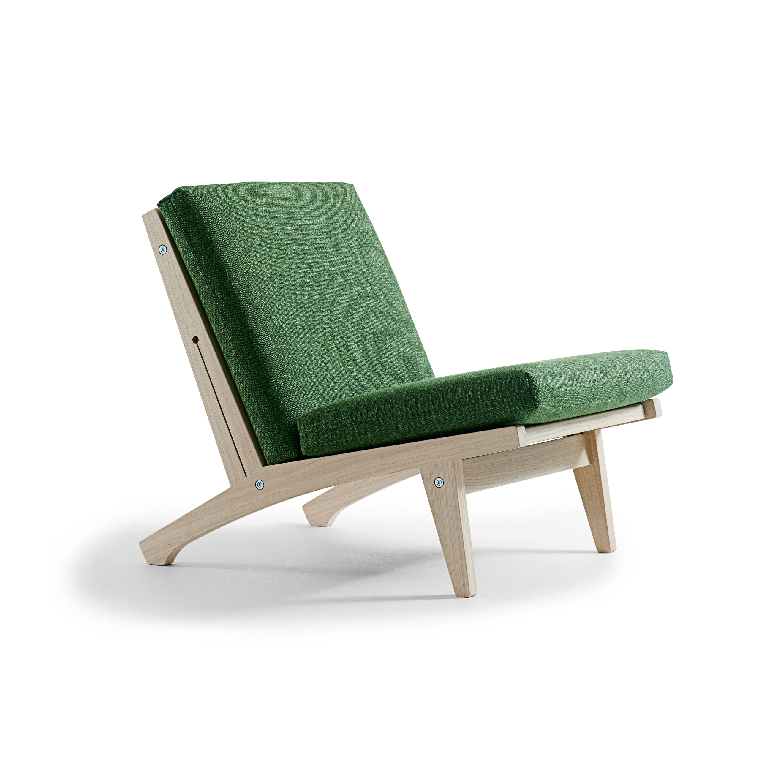GE 370 Easy Chair