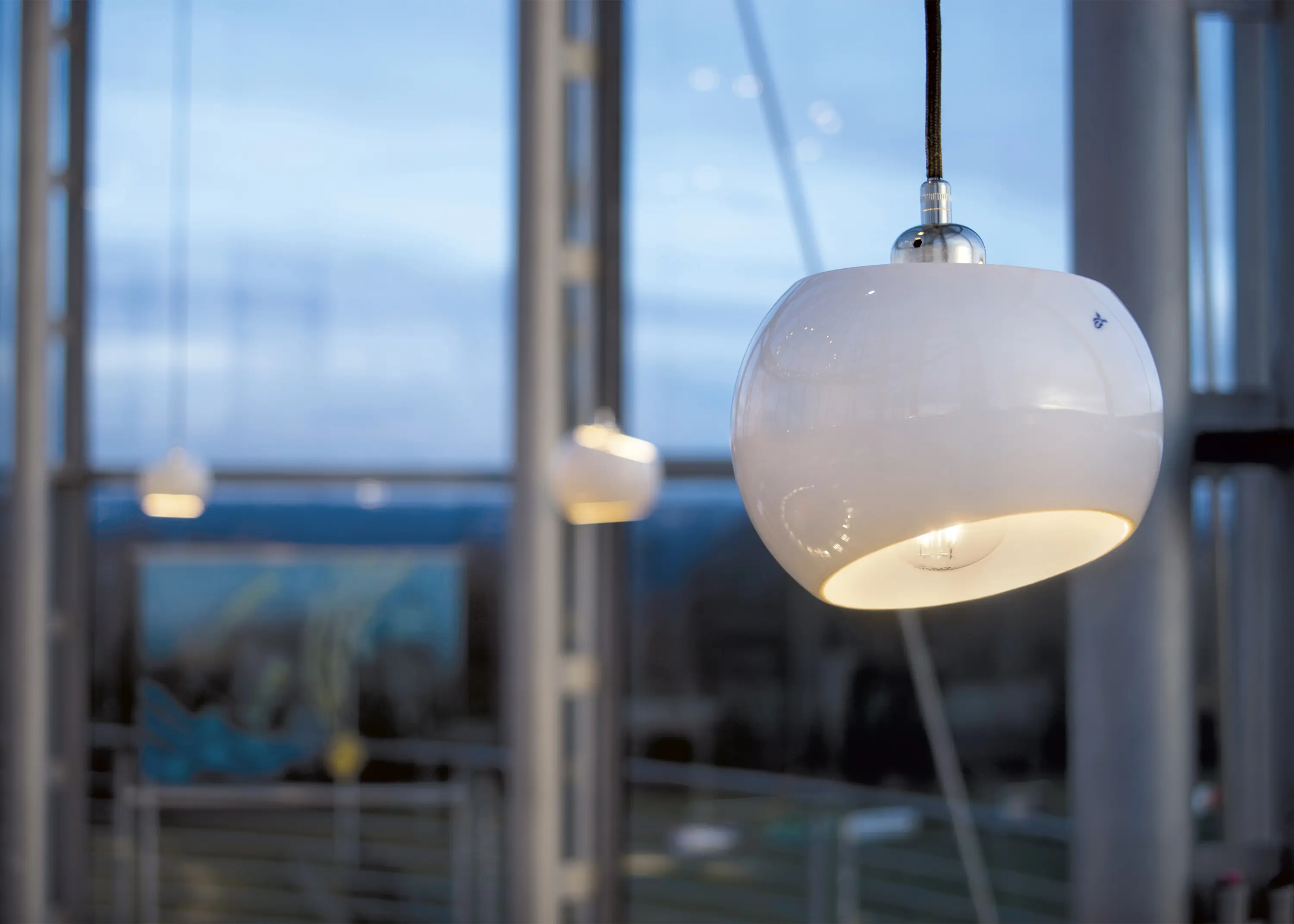 Licht im Raum - White Moons 3