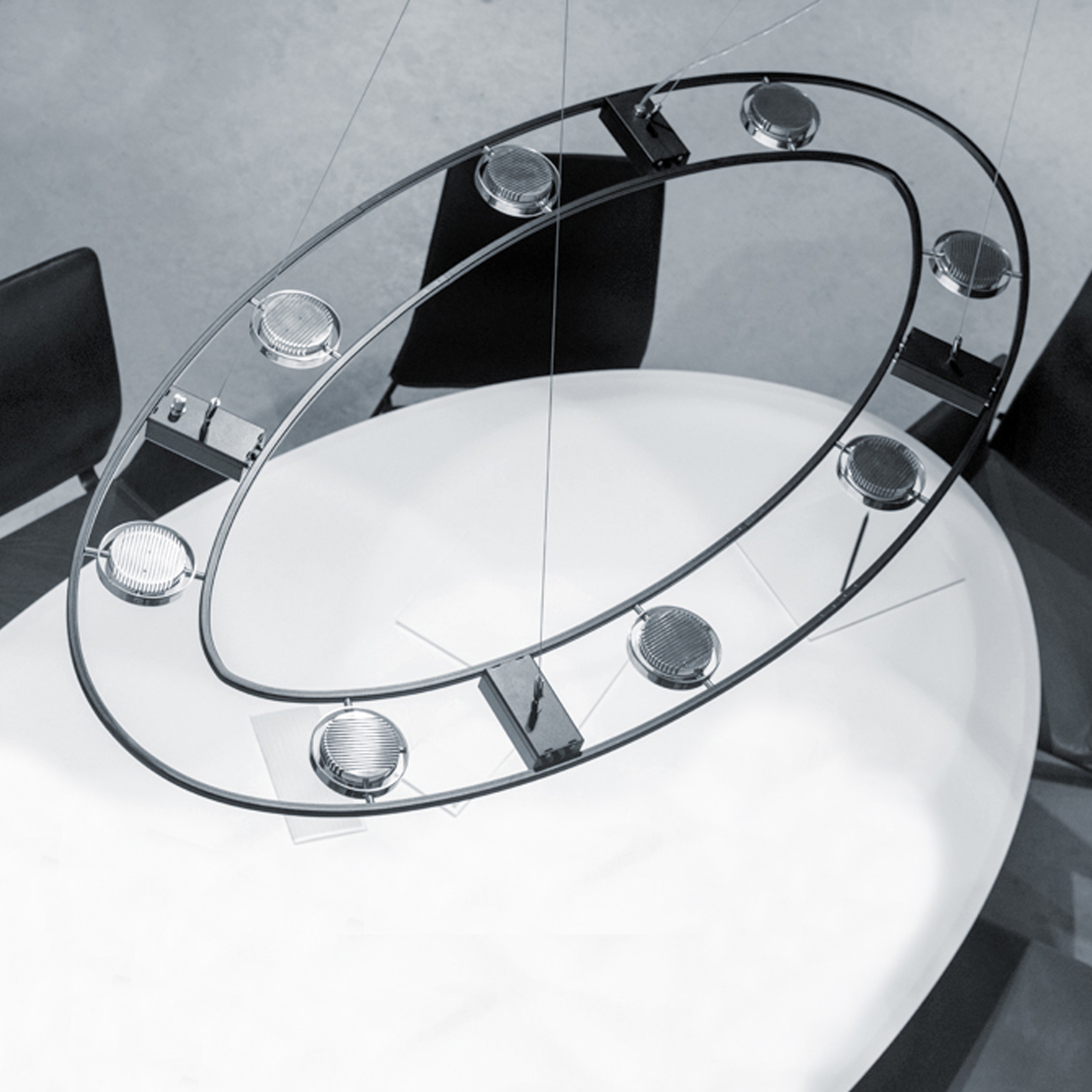Display product Ocular Ellipse from manufacturer Licht im Raum