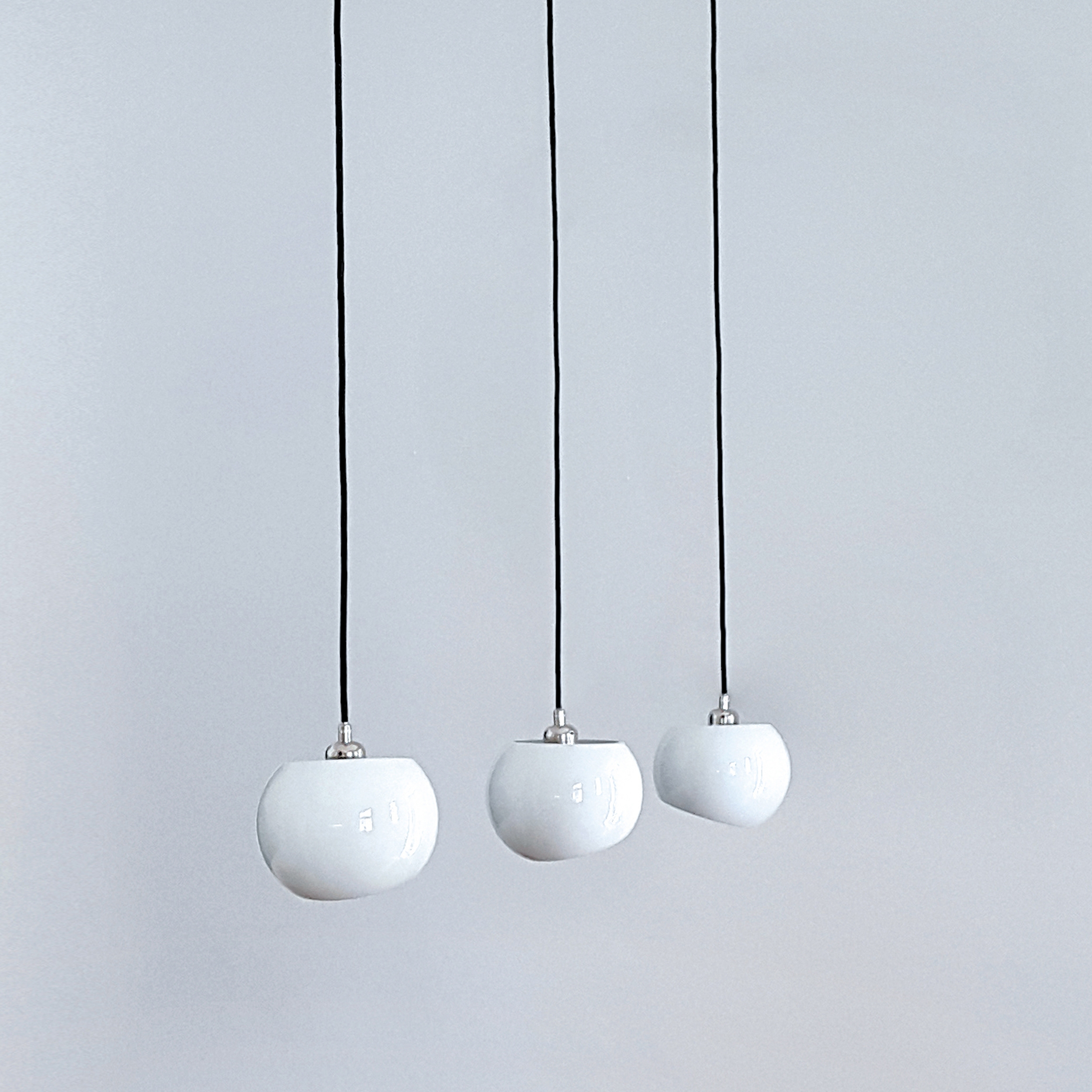 Display product White Moons 3 from manufacturer Licht im Raum