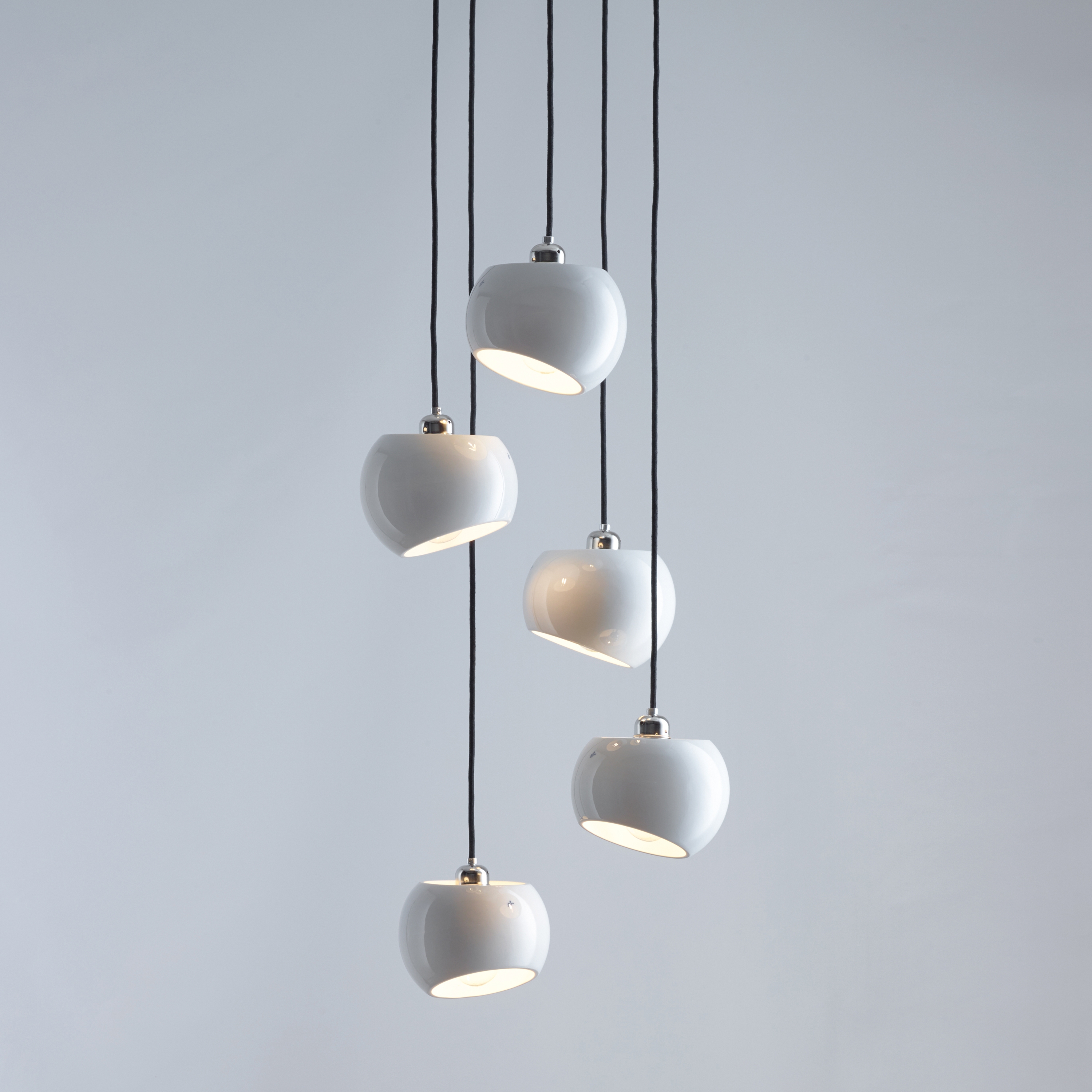 Display product White Moons 5 from manufacturer Licht im Raum