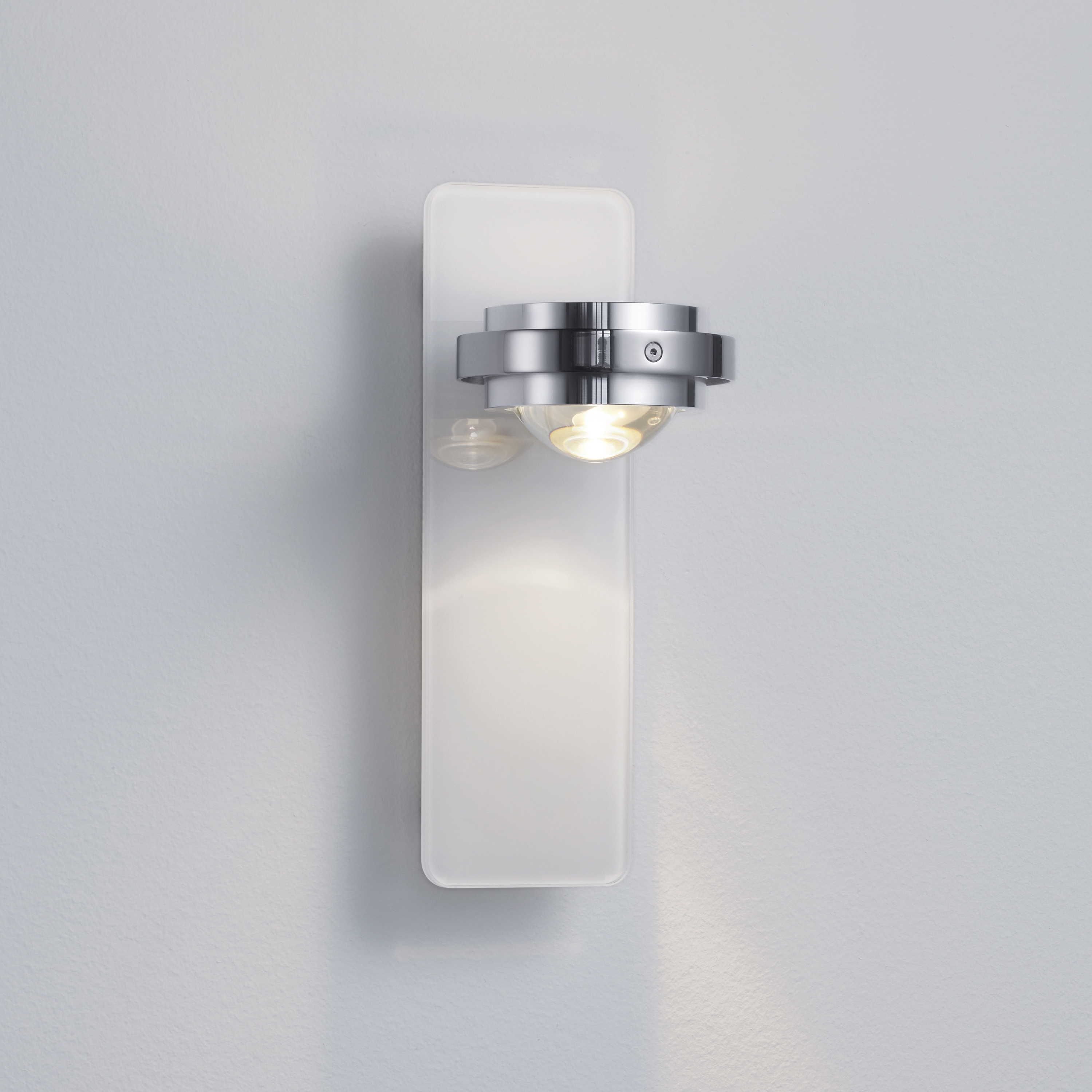 Afficher le produit Ocular Walllamps du fabricant Licht im Raum