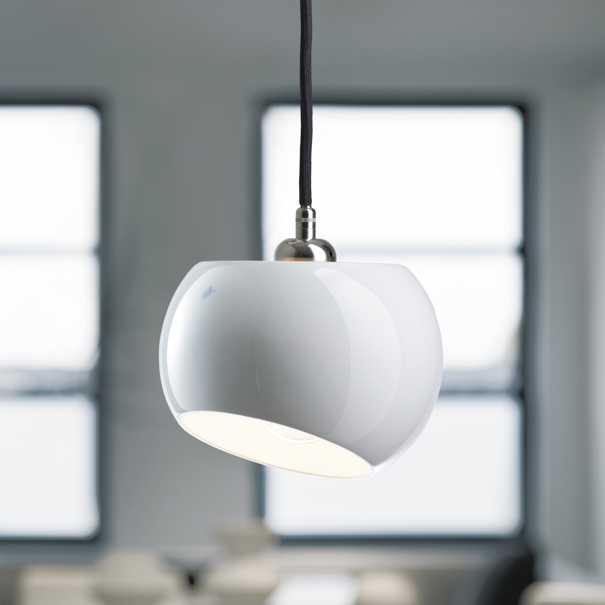 Display product White Moons 1 from manufacturer Licht im Raum