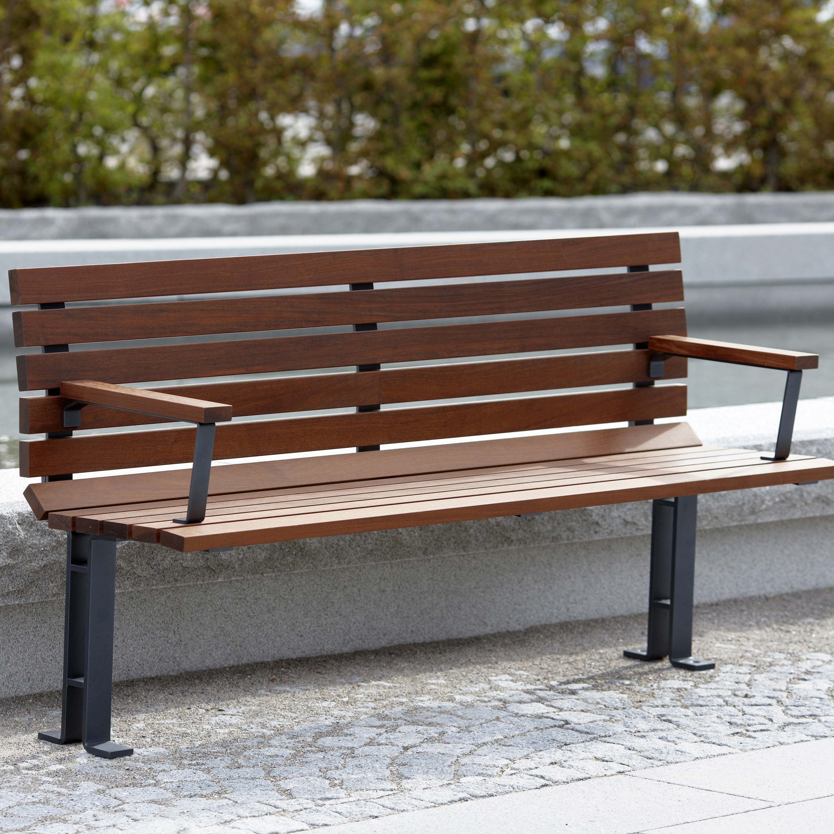 Mostra il prodotto Kajen backed bench del produttore nola