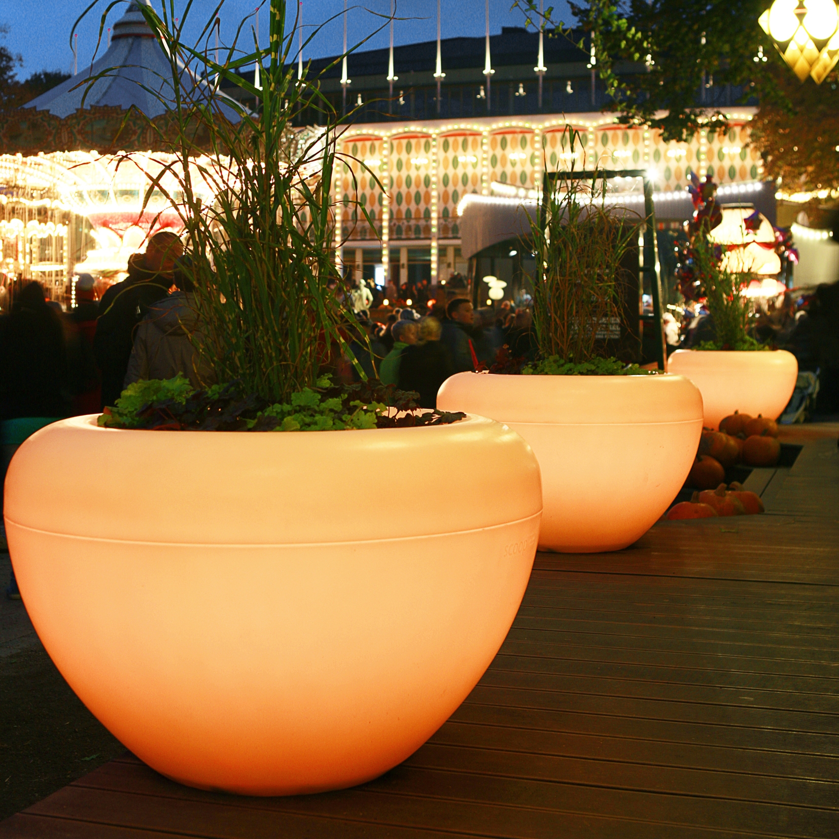 Mostra il prodotto Scoop moonlight planter del produttore nola