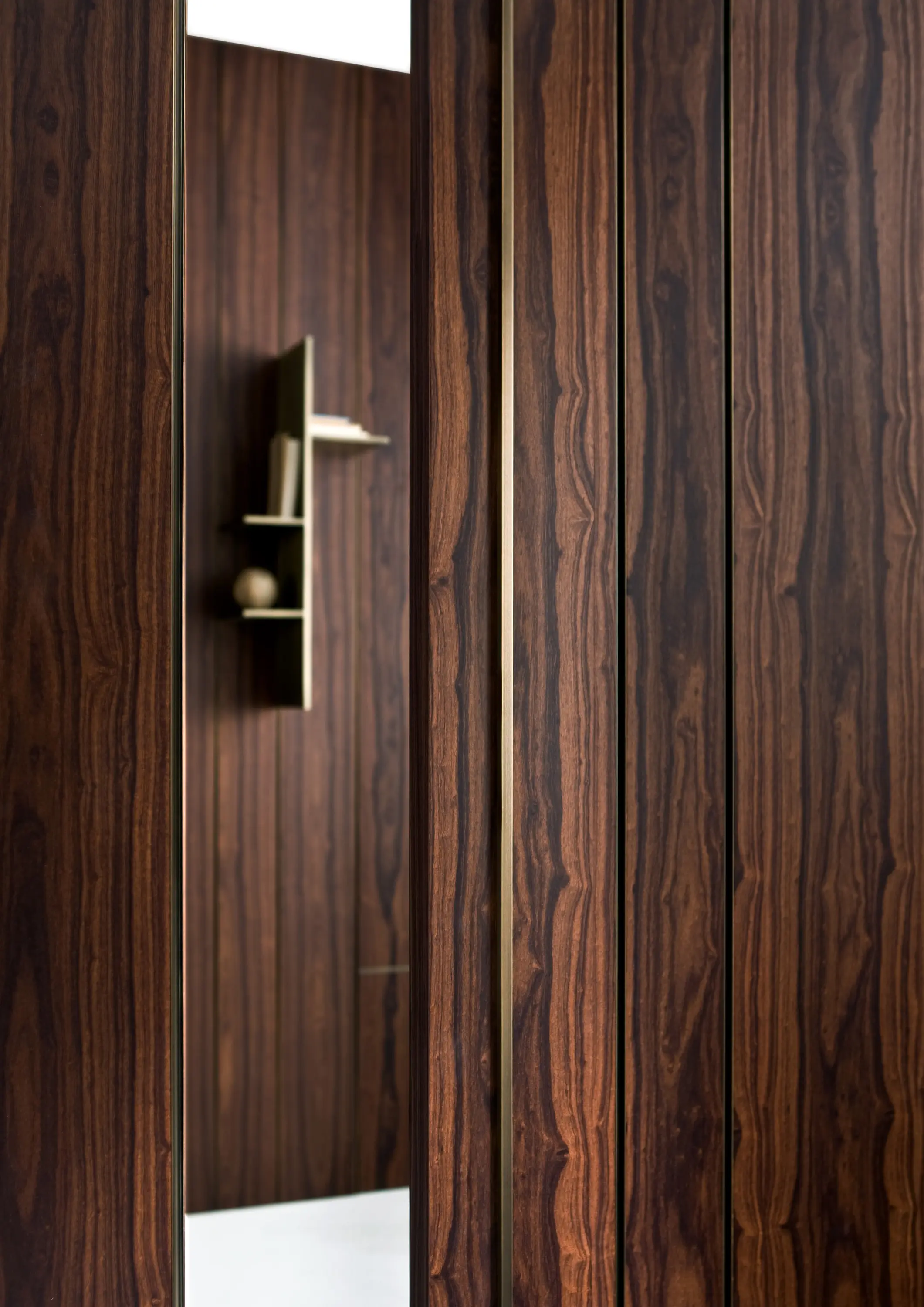 Laurameroni - Line | Hinged Door