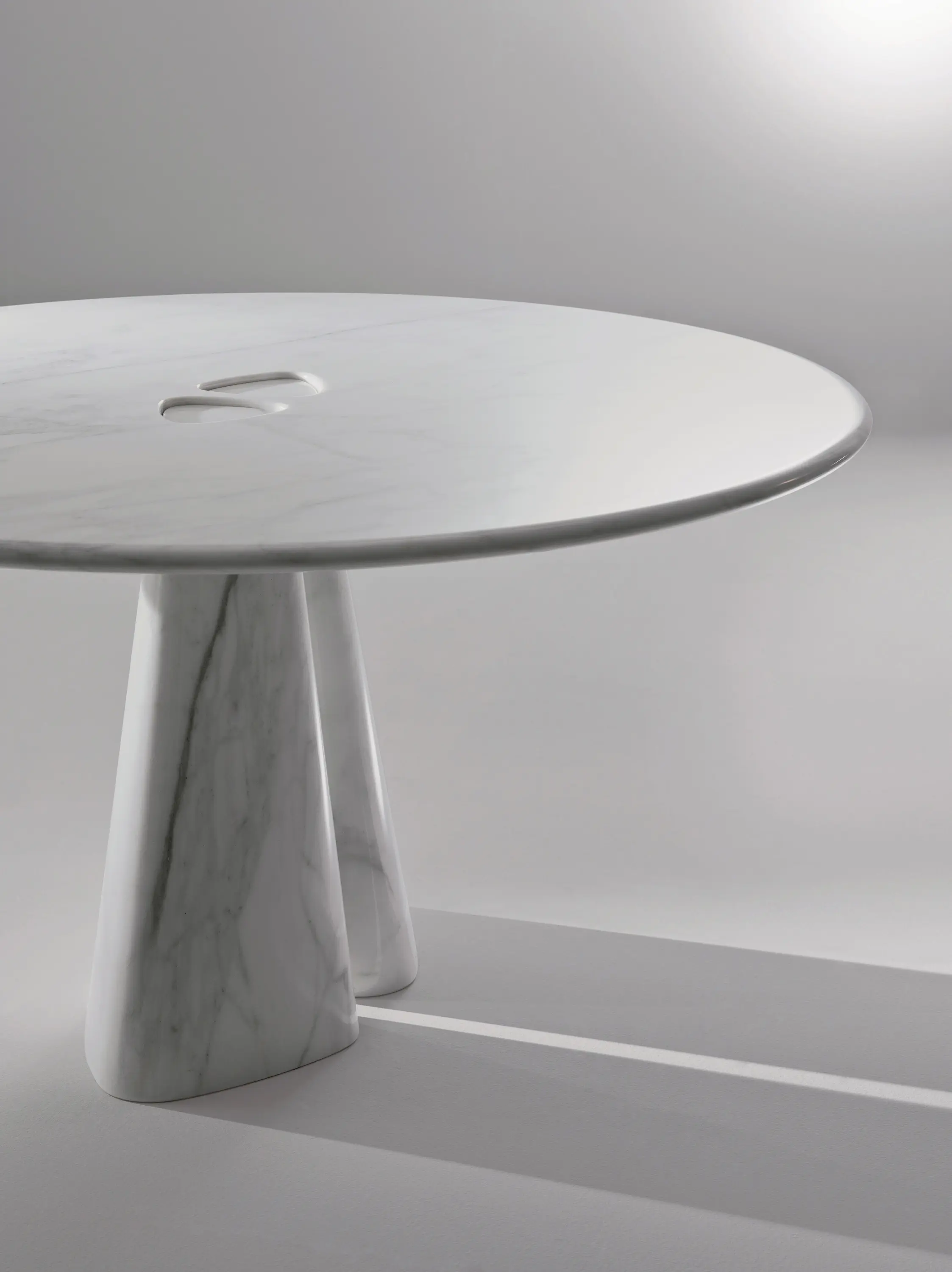 Laurameroni - Raja | Table