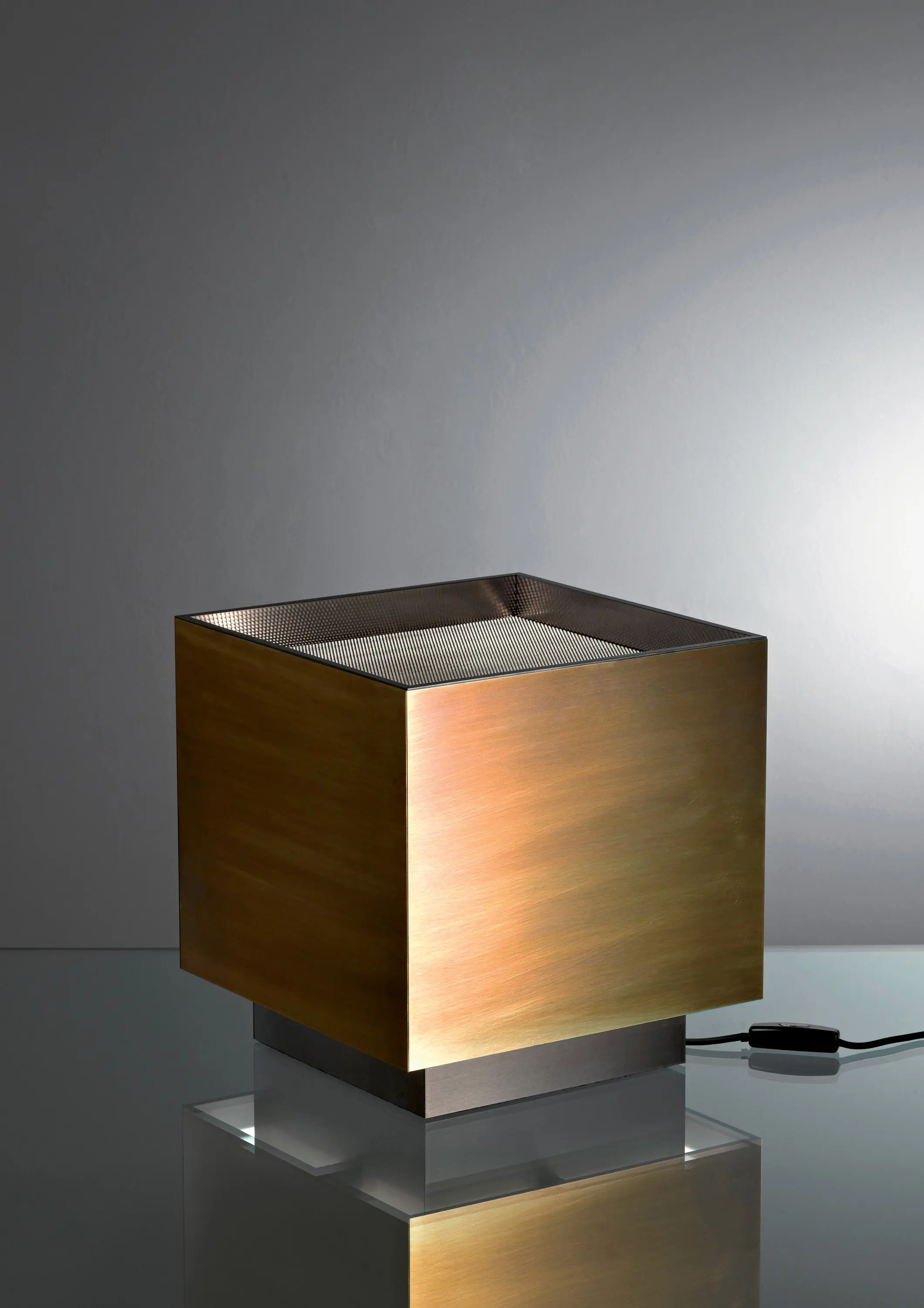 Laurameroni - Light Cube | 
Tischlampe