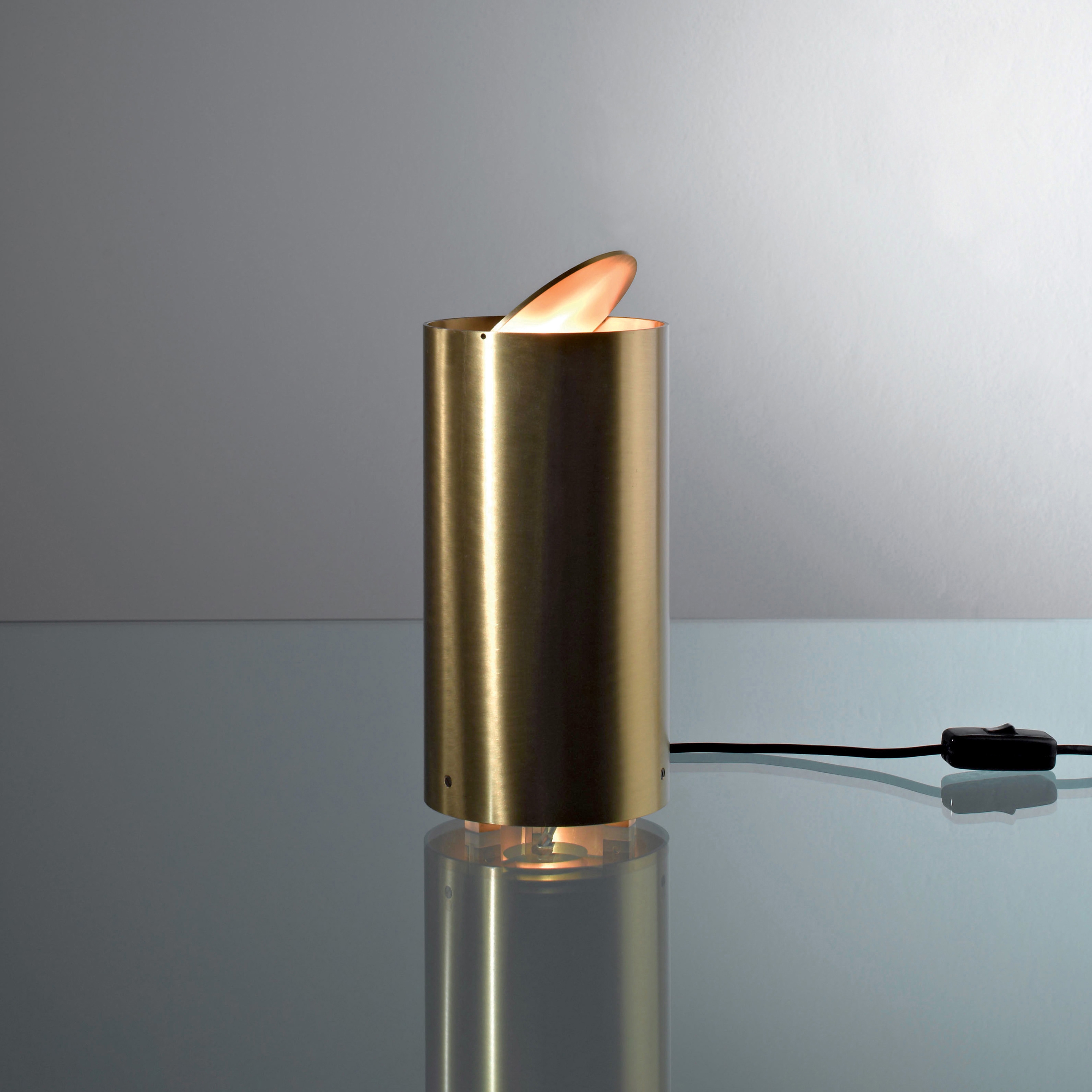 Display product Tubo Tavolo | Table Lamp from manufacturer Laurameroni