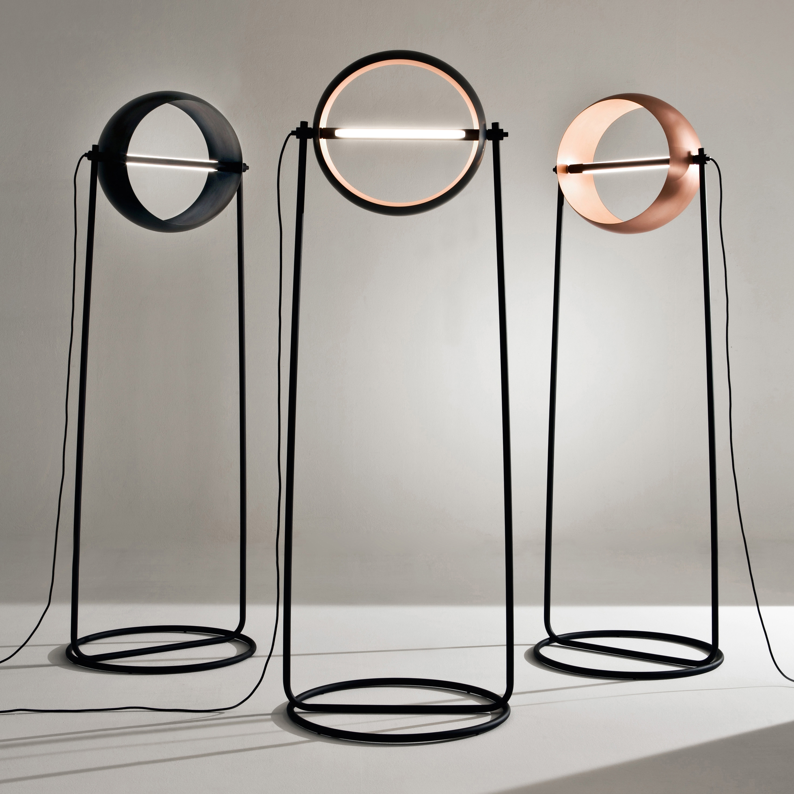 Mostra il prodotto Globe | Floor Lamp del produttore Laurameroni