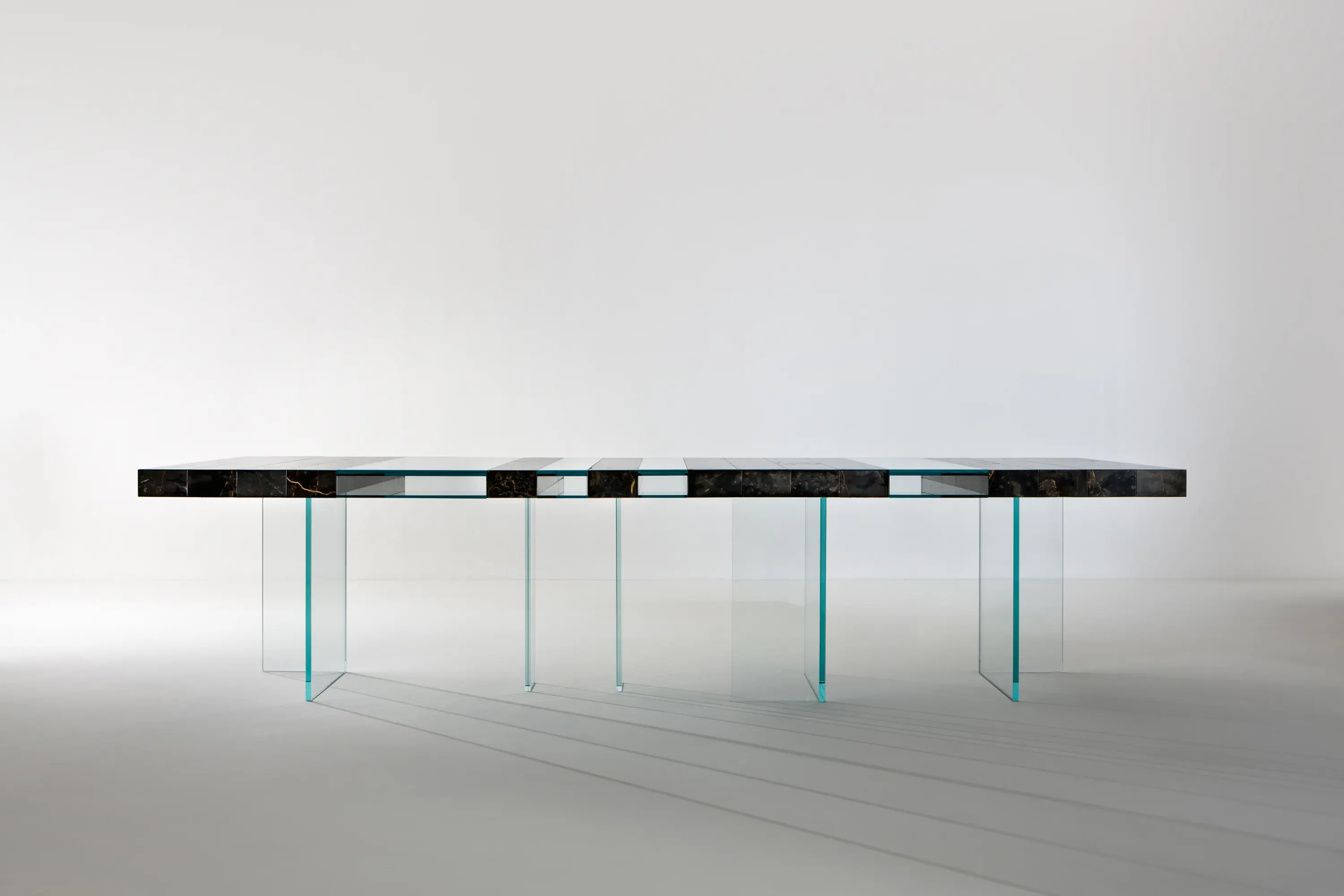 Laurameroni - Elemento | Table