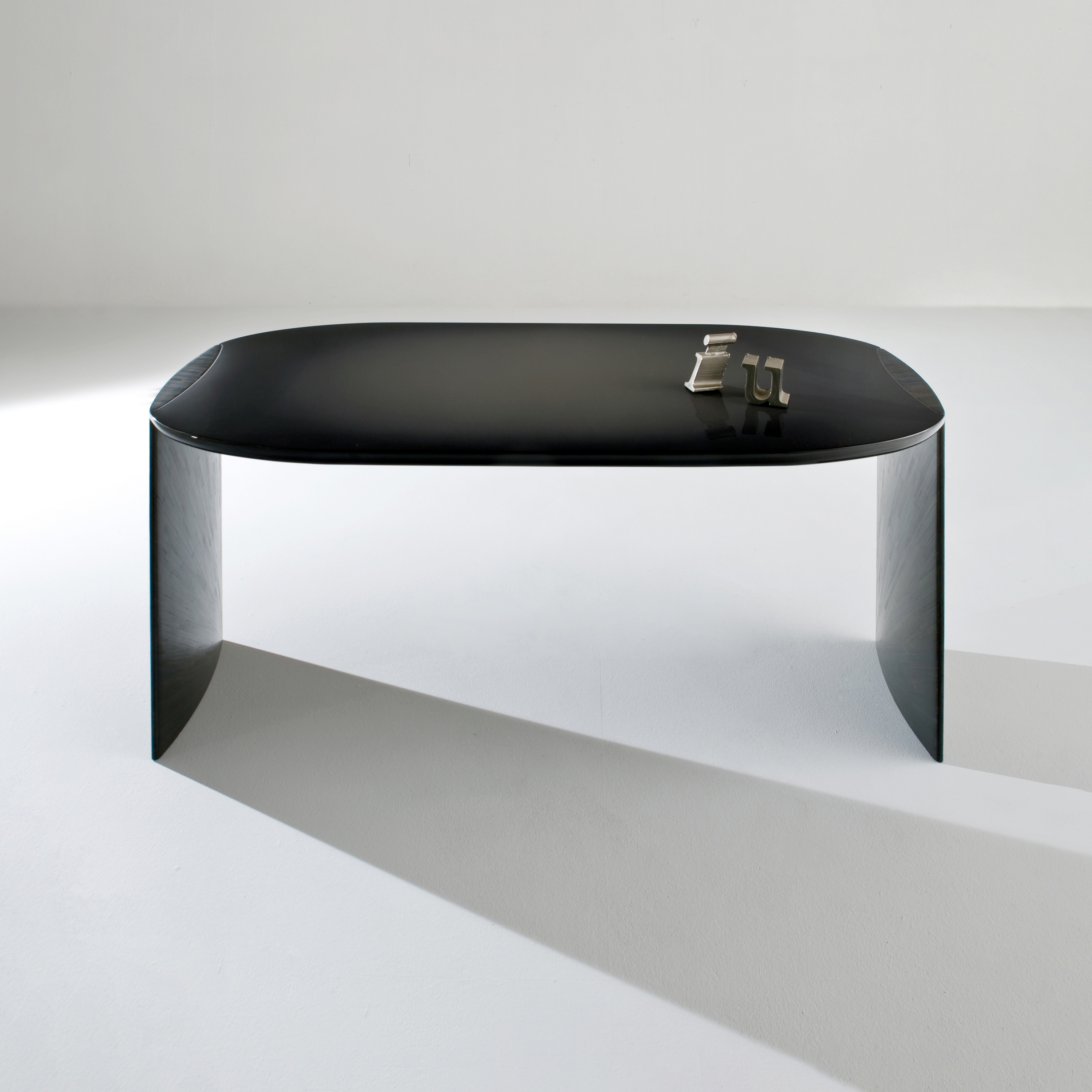 Display product Poe | Desk from manufacturer Laurameroni