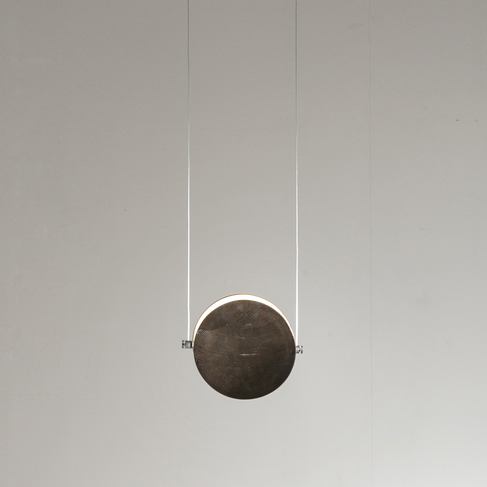 Display product Clis | Suspended Lamp from manufacturer Laurameroni