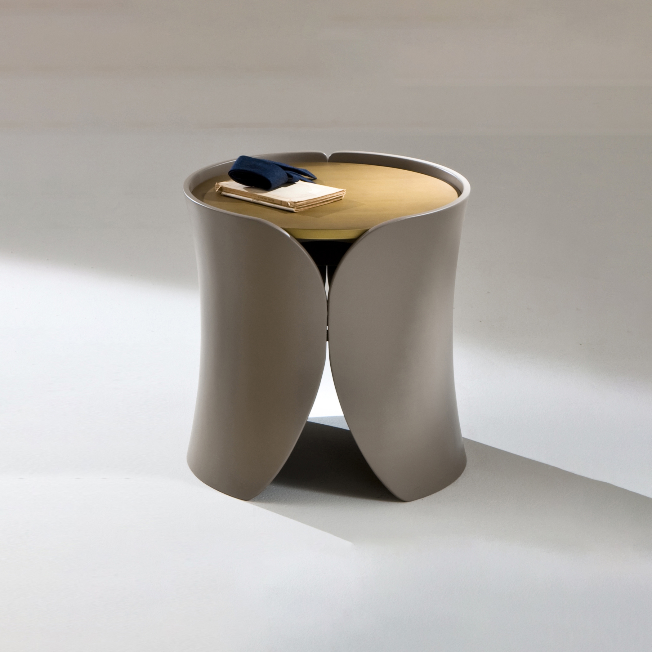 Hugs | Low Table