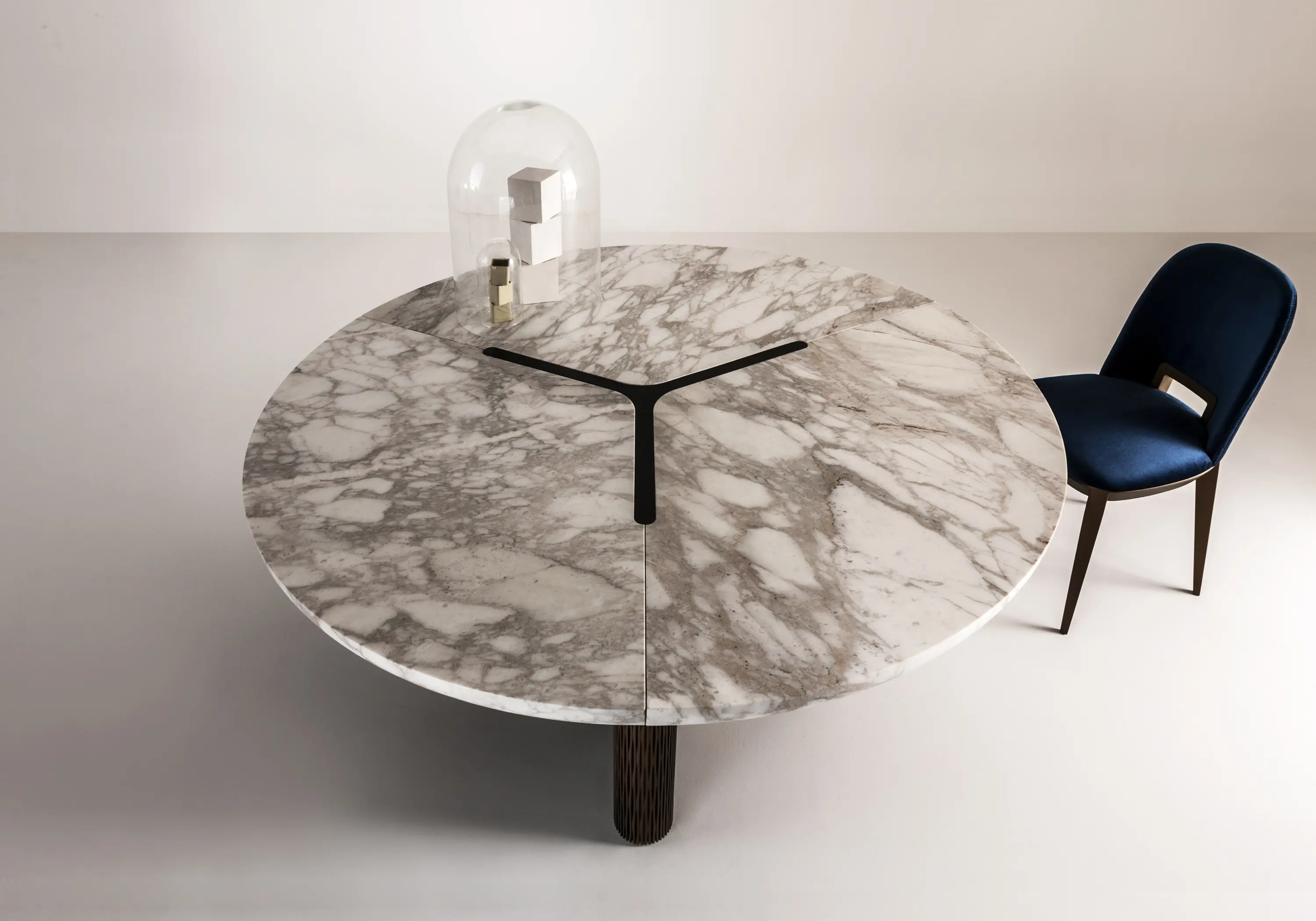 Laurameroni - Infinity | Table