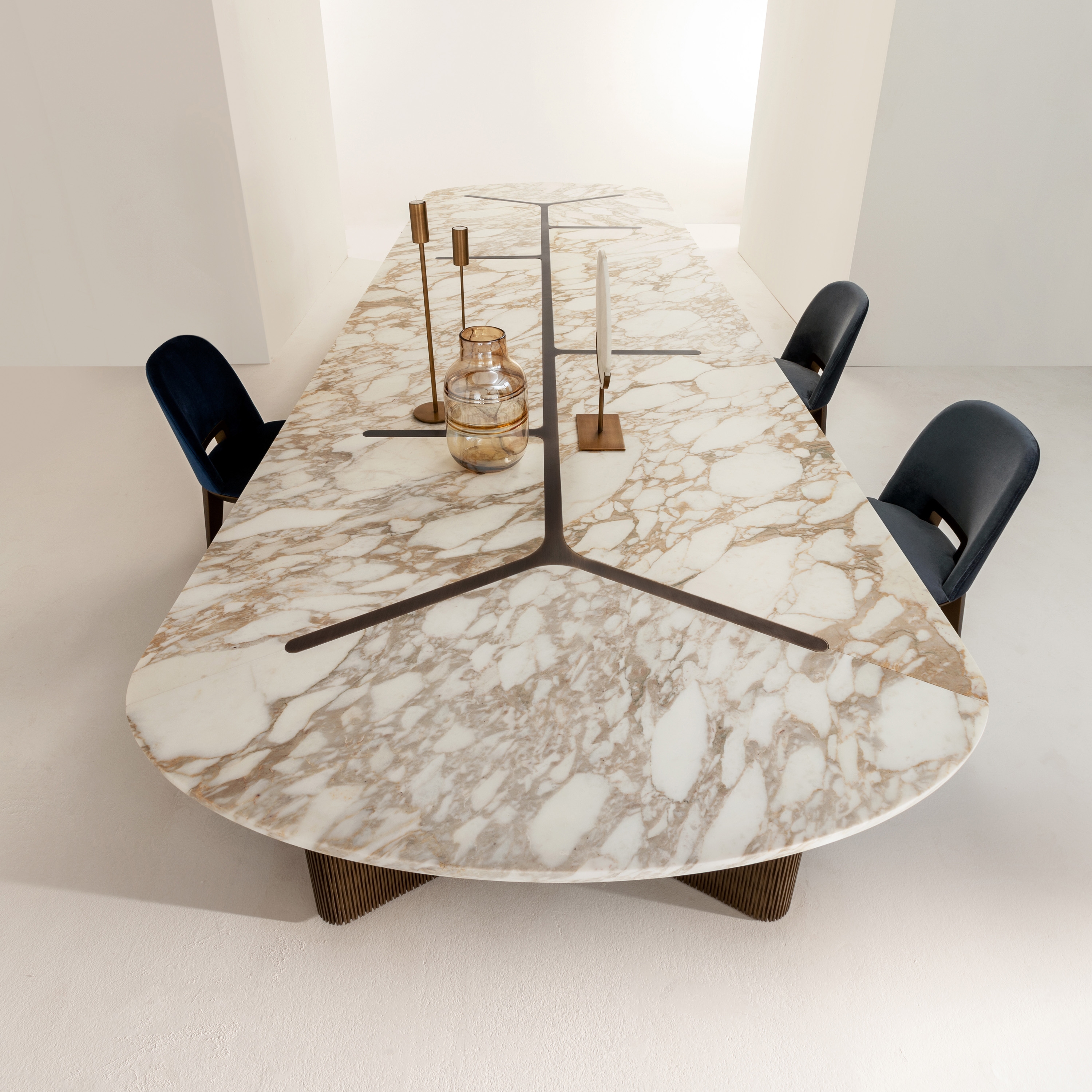 Afficher le produit Infinity | Table du fabricant Laurameroni
