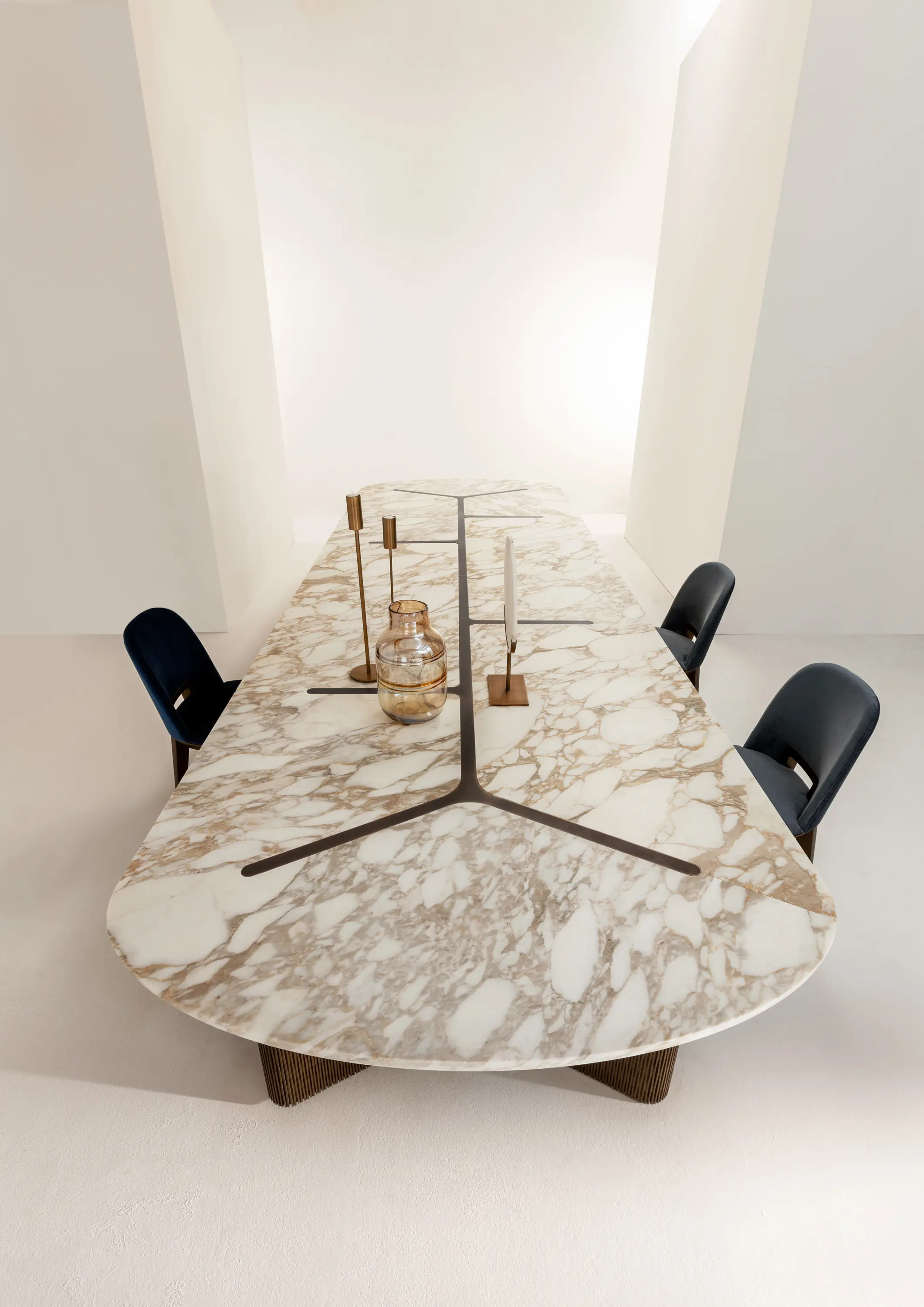Laurameroni - Infinity | Table