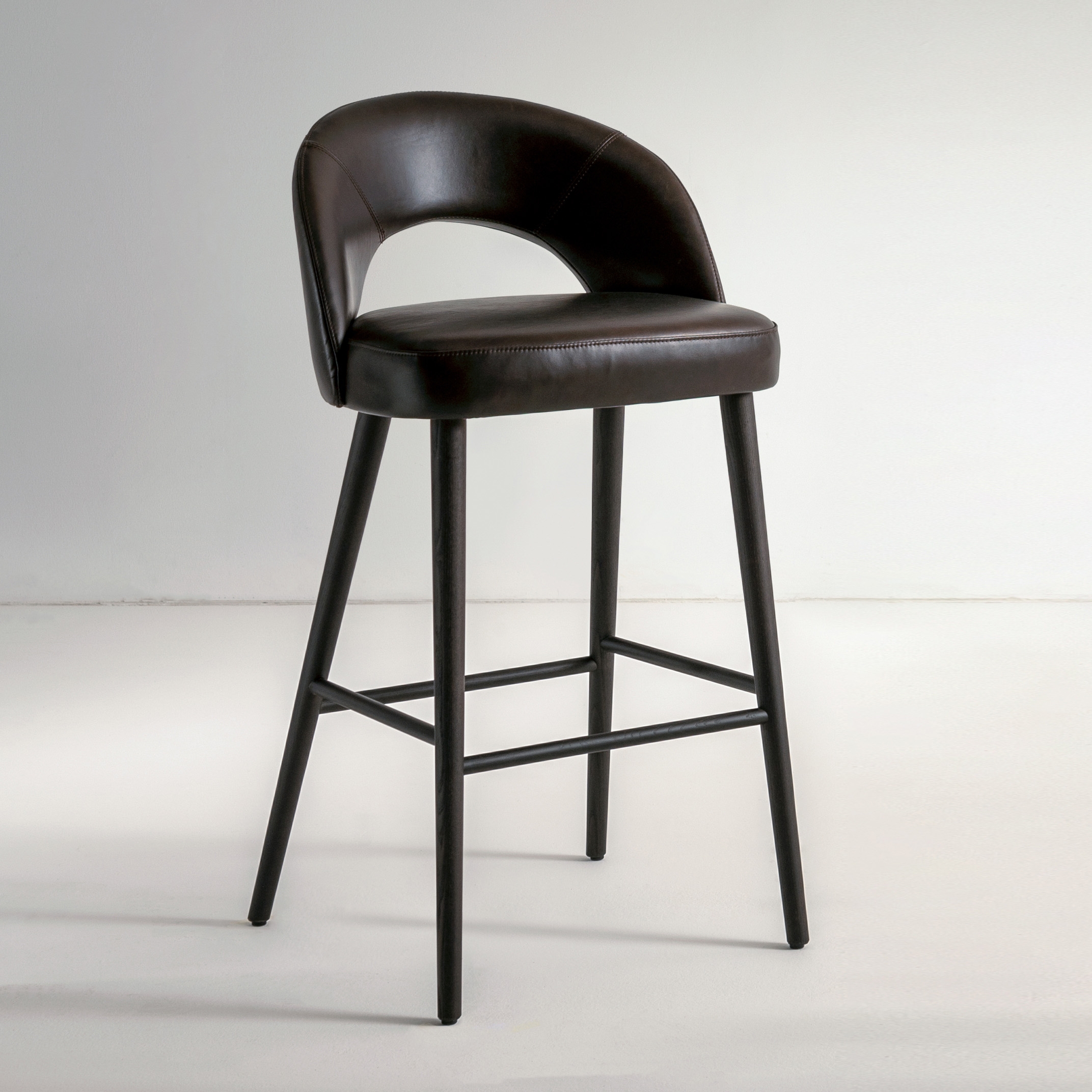 Display product LV 102 S | Stool from manufacturer Laurameroni