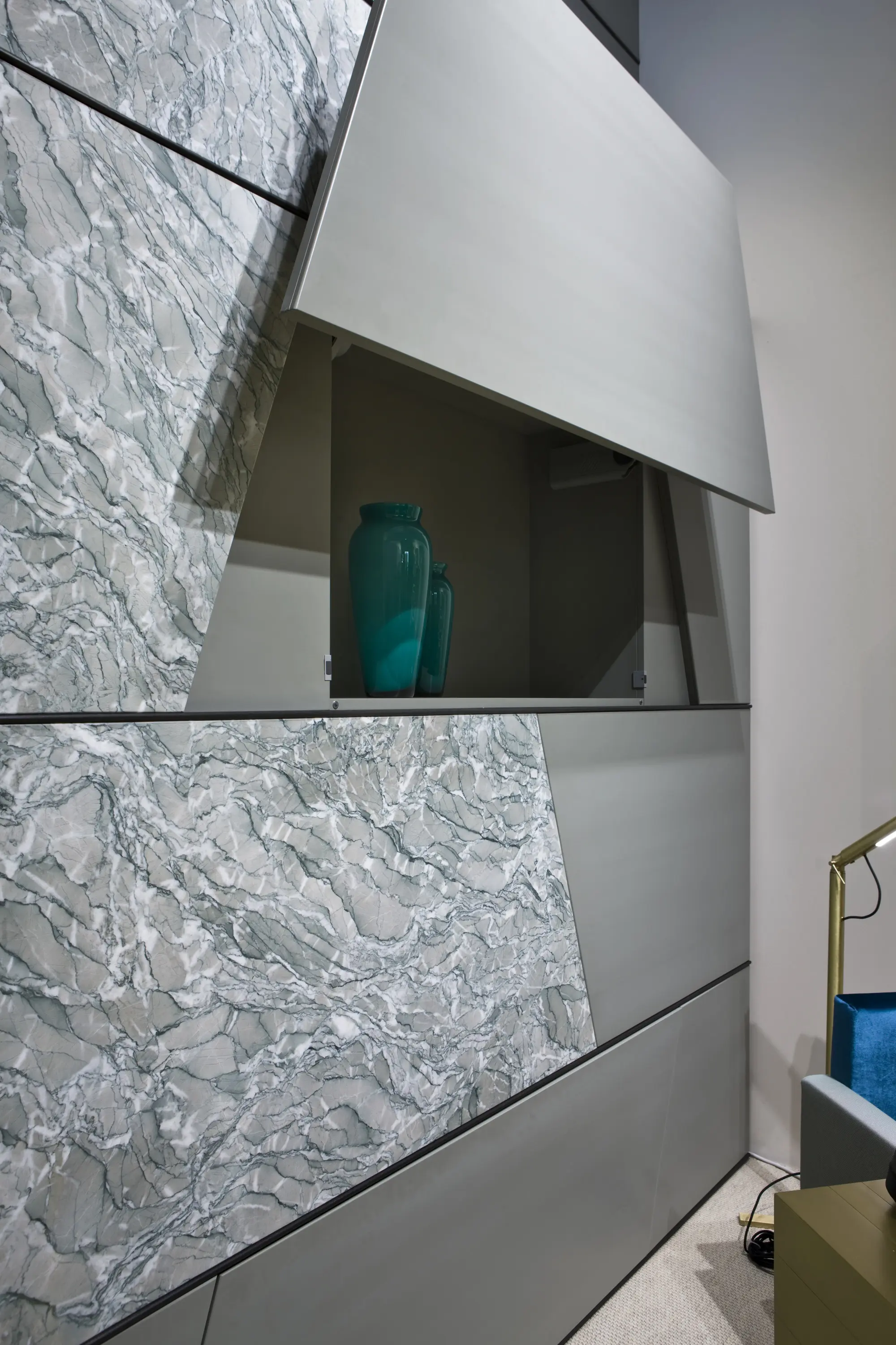 gallery-slide-0