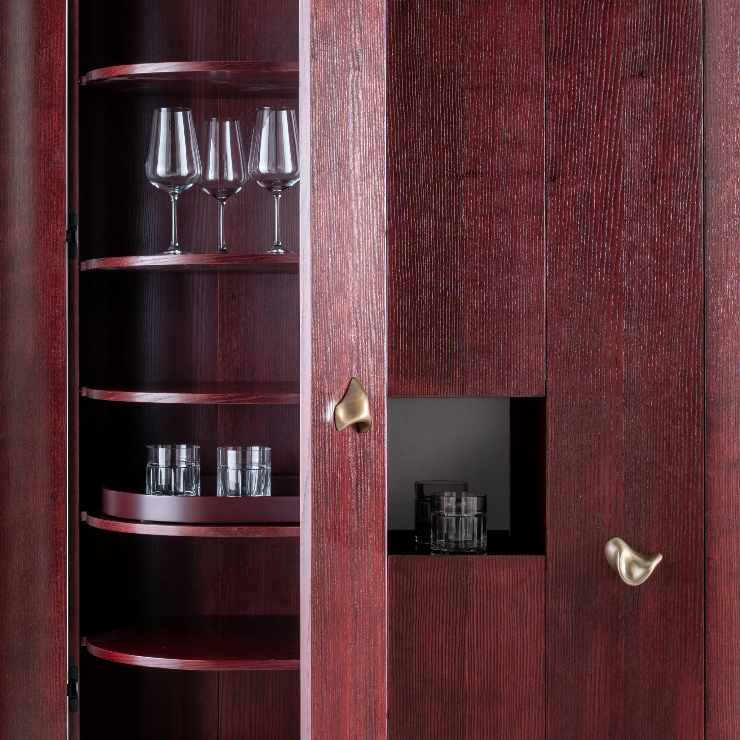 Laurameroni - Collectionist Cabinet |
Kommode