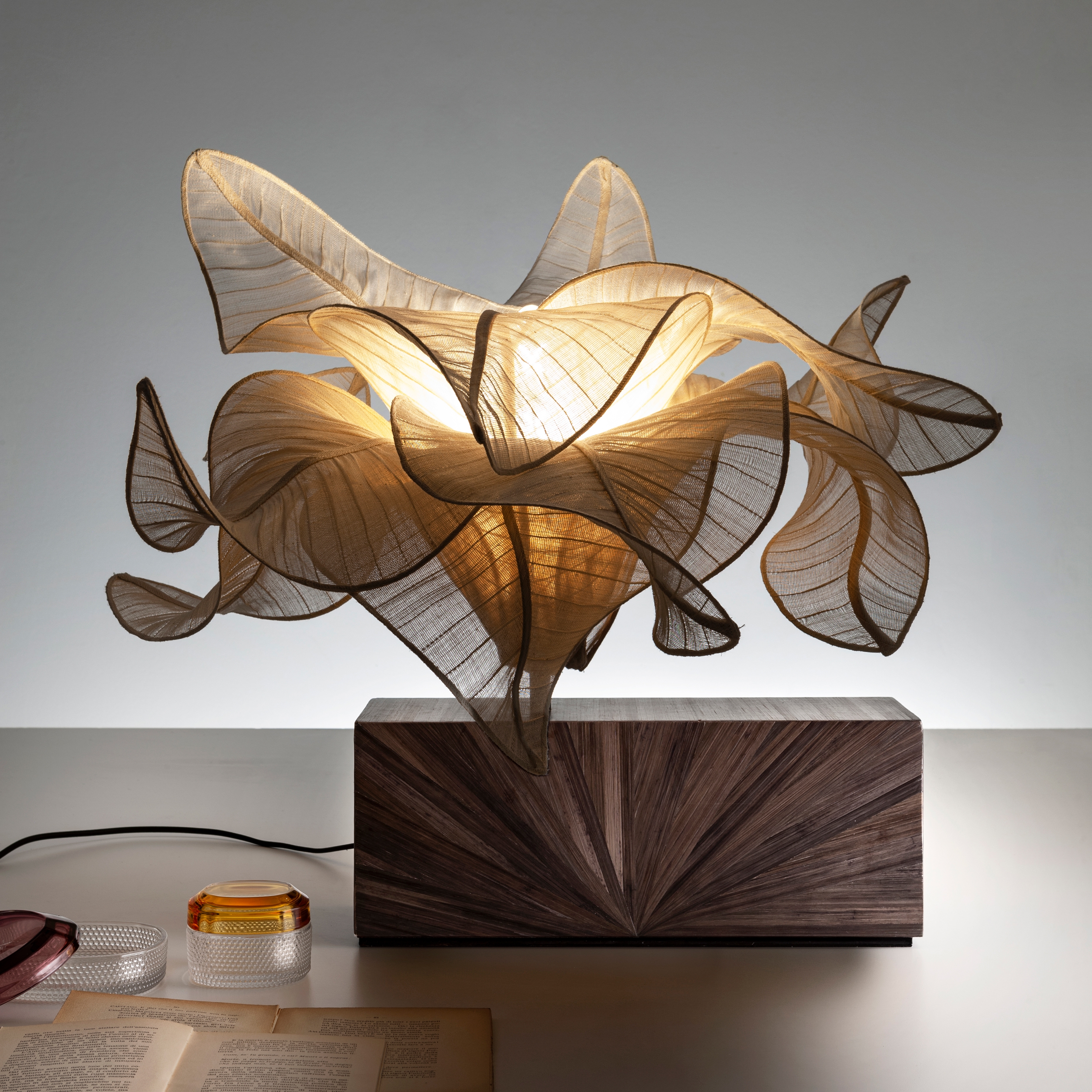 Display product Aurizia | Table Lamp from manufacturer Laurameroni