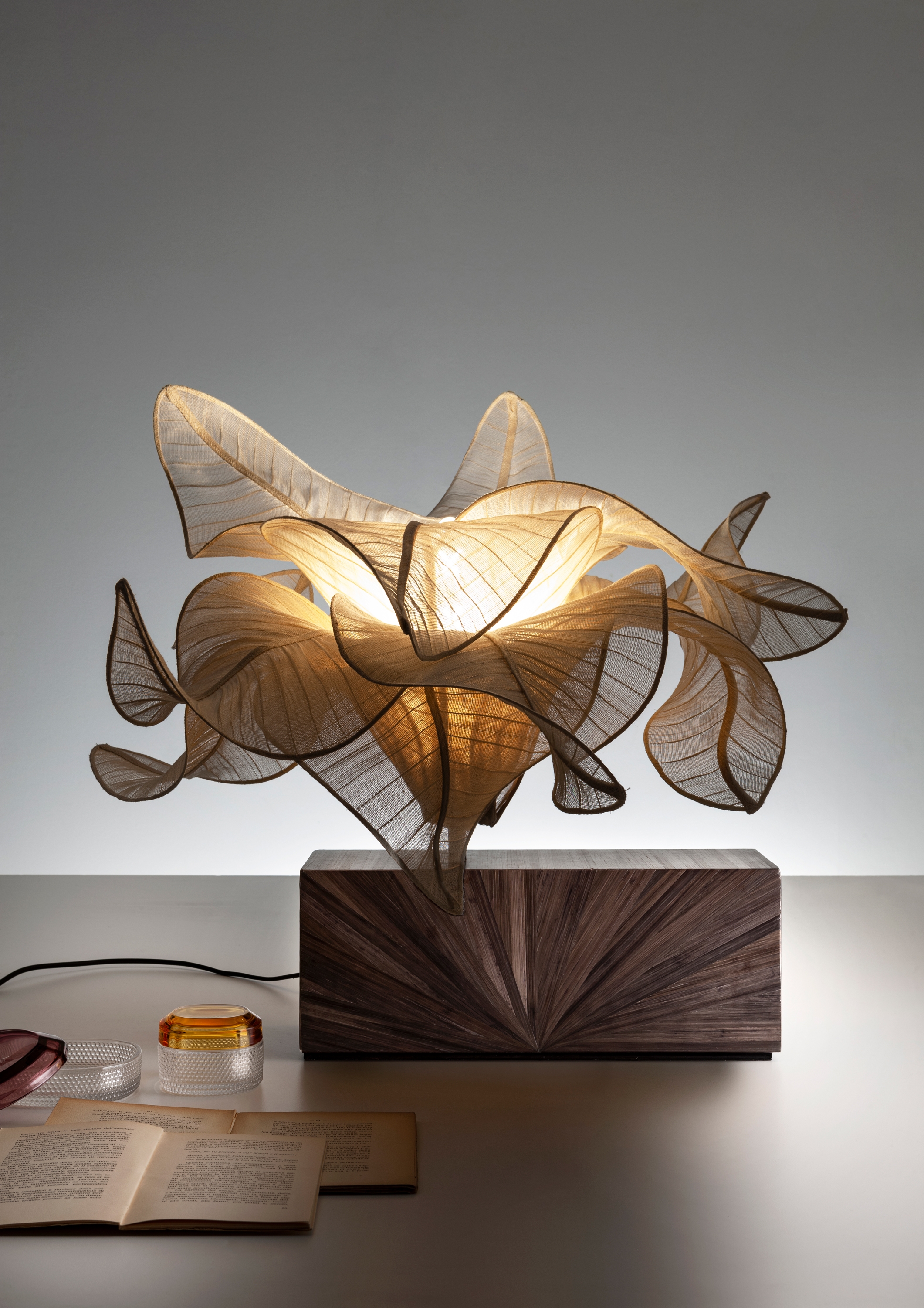 Mostra il prodotto Aurizia | Lampada da Tavolo del produttore Laurameroni