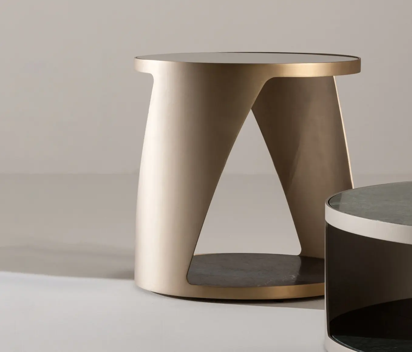 Laurameroni - Shadow | Low Tables
